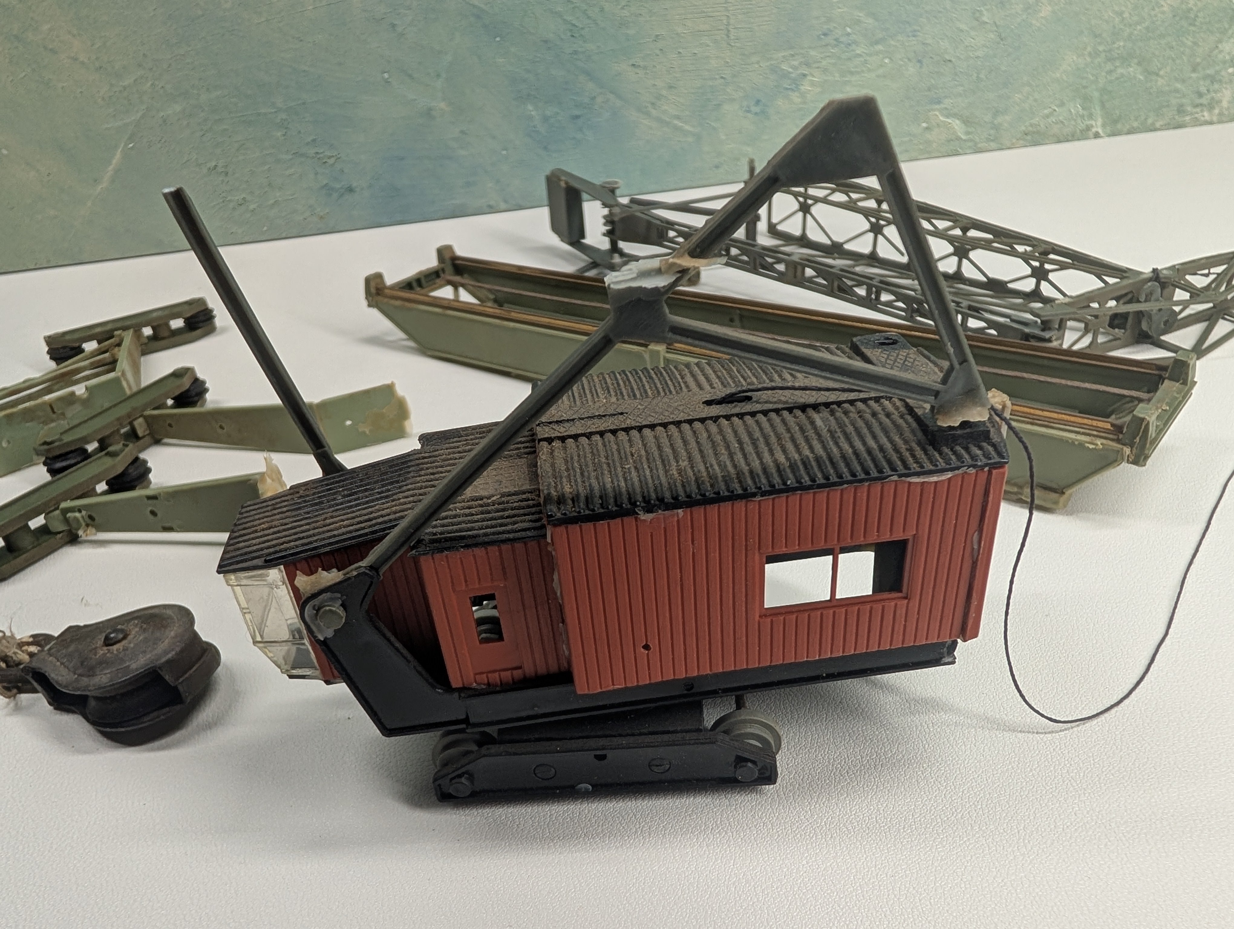 USED HO Scale Gantry Crane for Parts/Repair, Crane