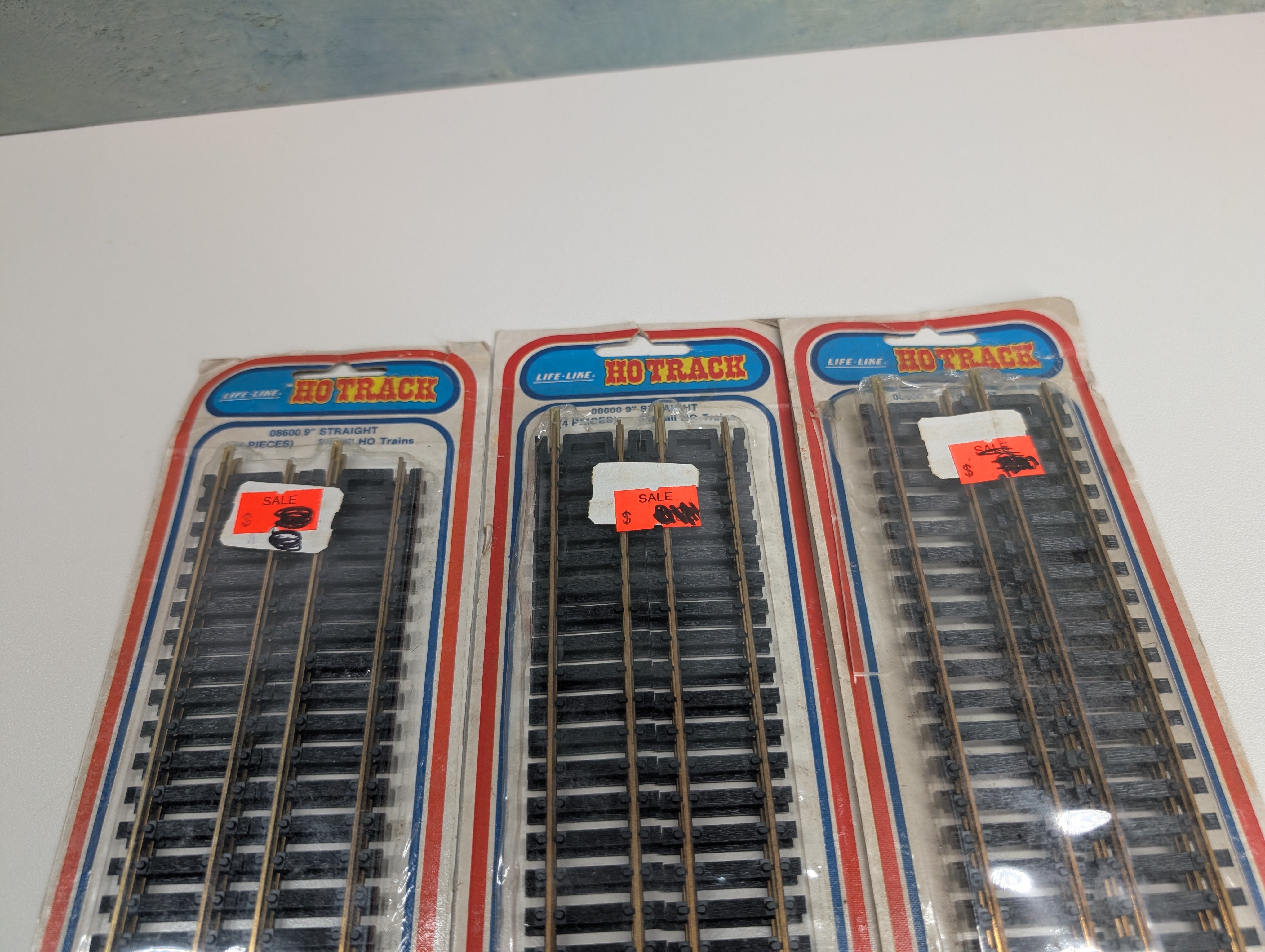 USED Life-Like 8600 HO Scale 9" Straight Brass Track, Code 100 (12 pcs)