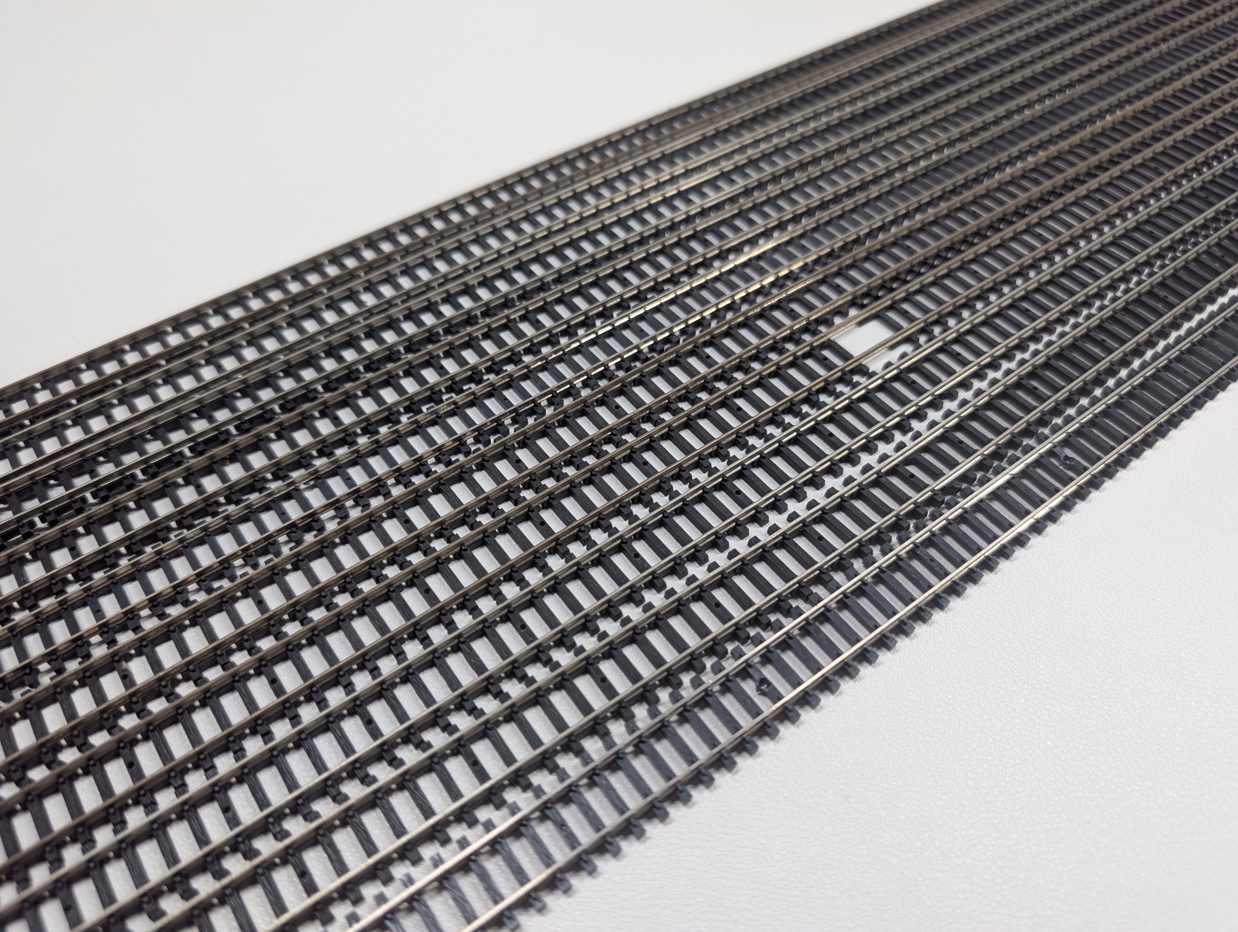 USED Atlas 2500 N Scale Superflex Track, 29.5" Flex Section, Code 80 (10 pieces)