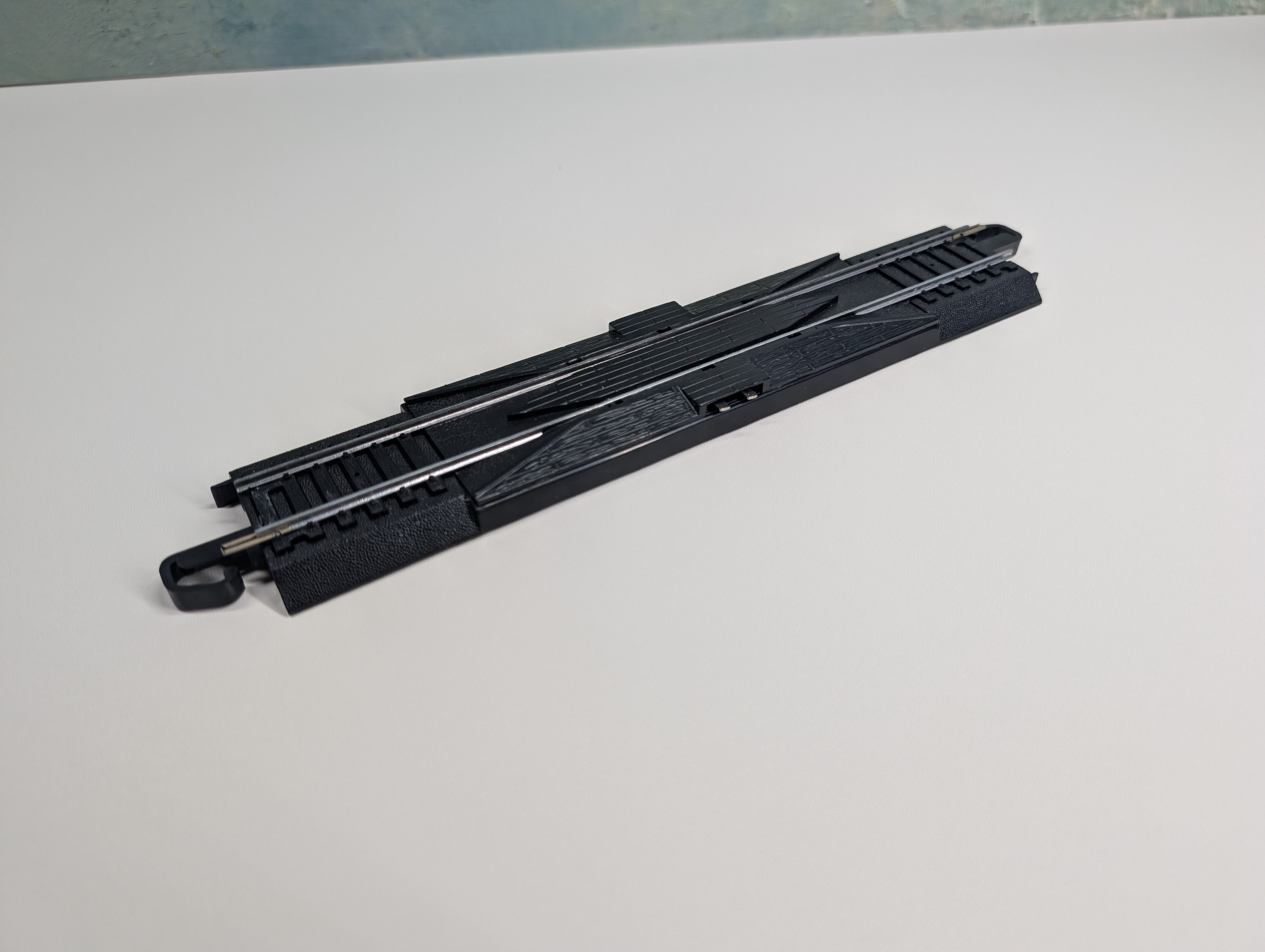 USED Bachmann HO Scale 9" Straight Terminal Rerailer Track, Black Roadbed, E-Z Track, Steel, Code 100