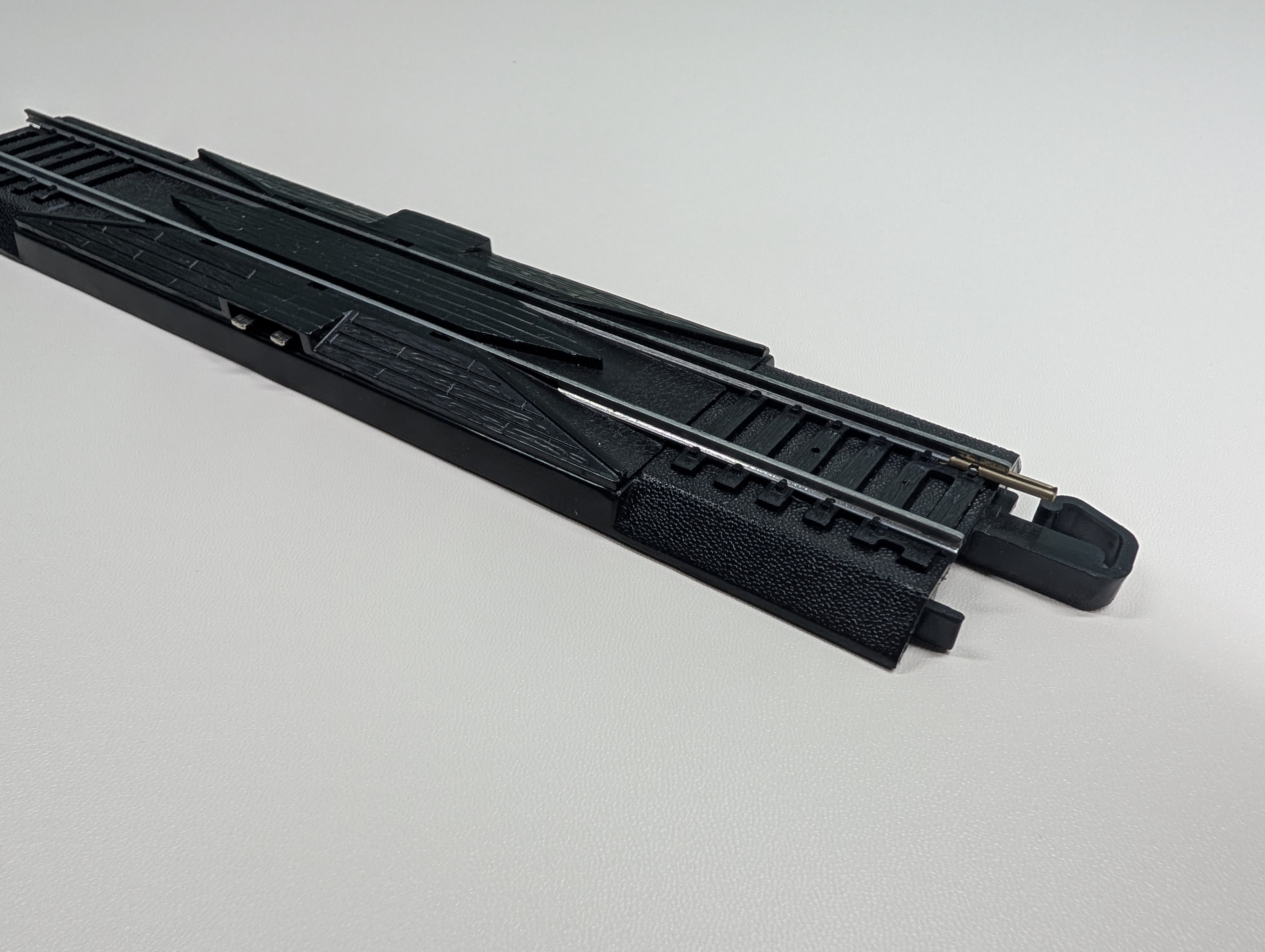 USED Bachmann HO Scale 9" Straight Terminal Rerailer Track, Black Roadbed, E-Z Track, Steel, Code 100