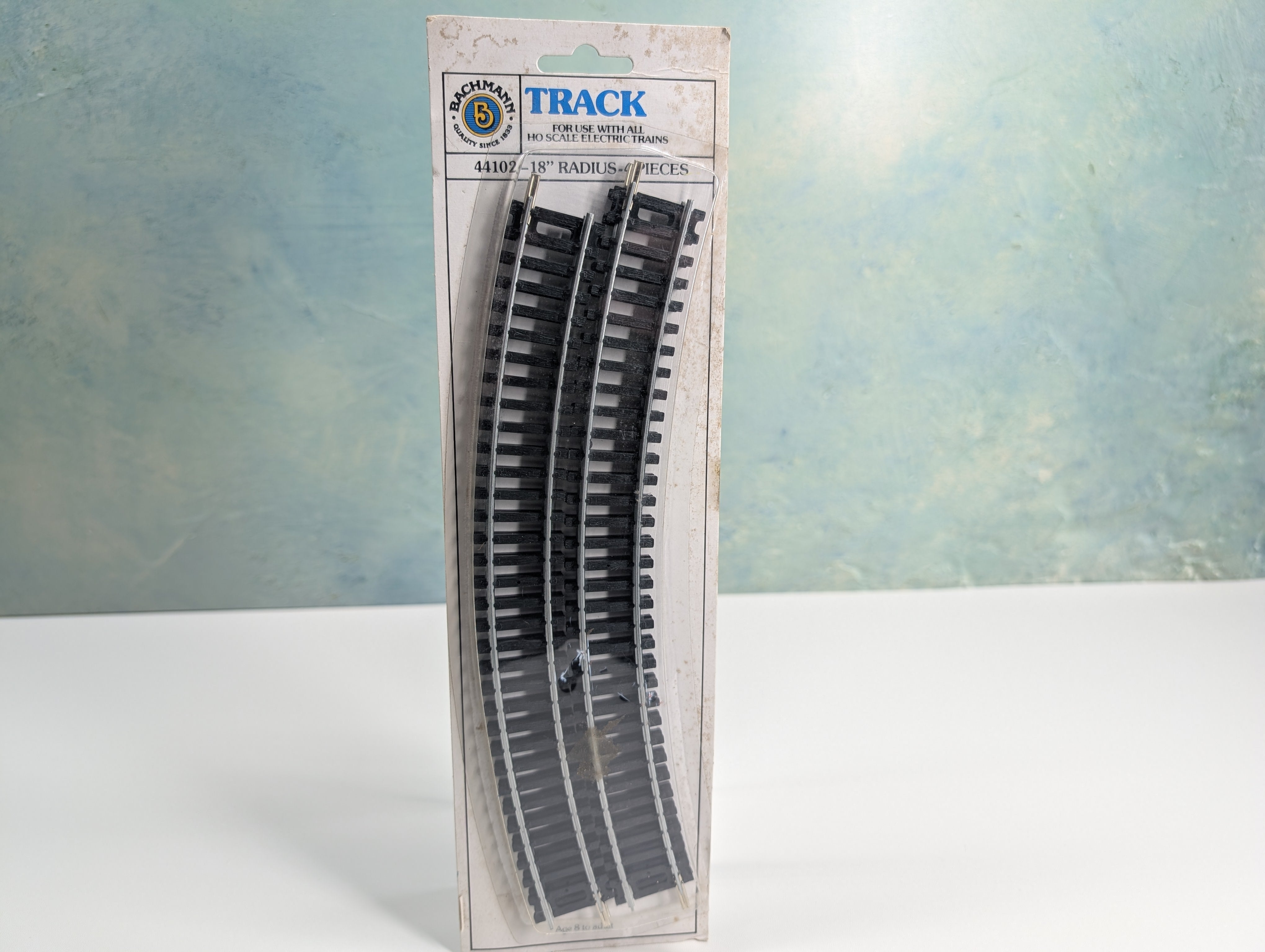 USED Bachmann 44102 HO Scale 18" Radius Track, Code 100, Steel (4 pcs)