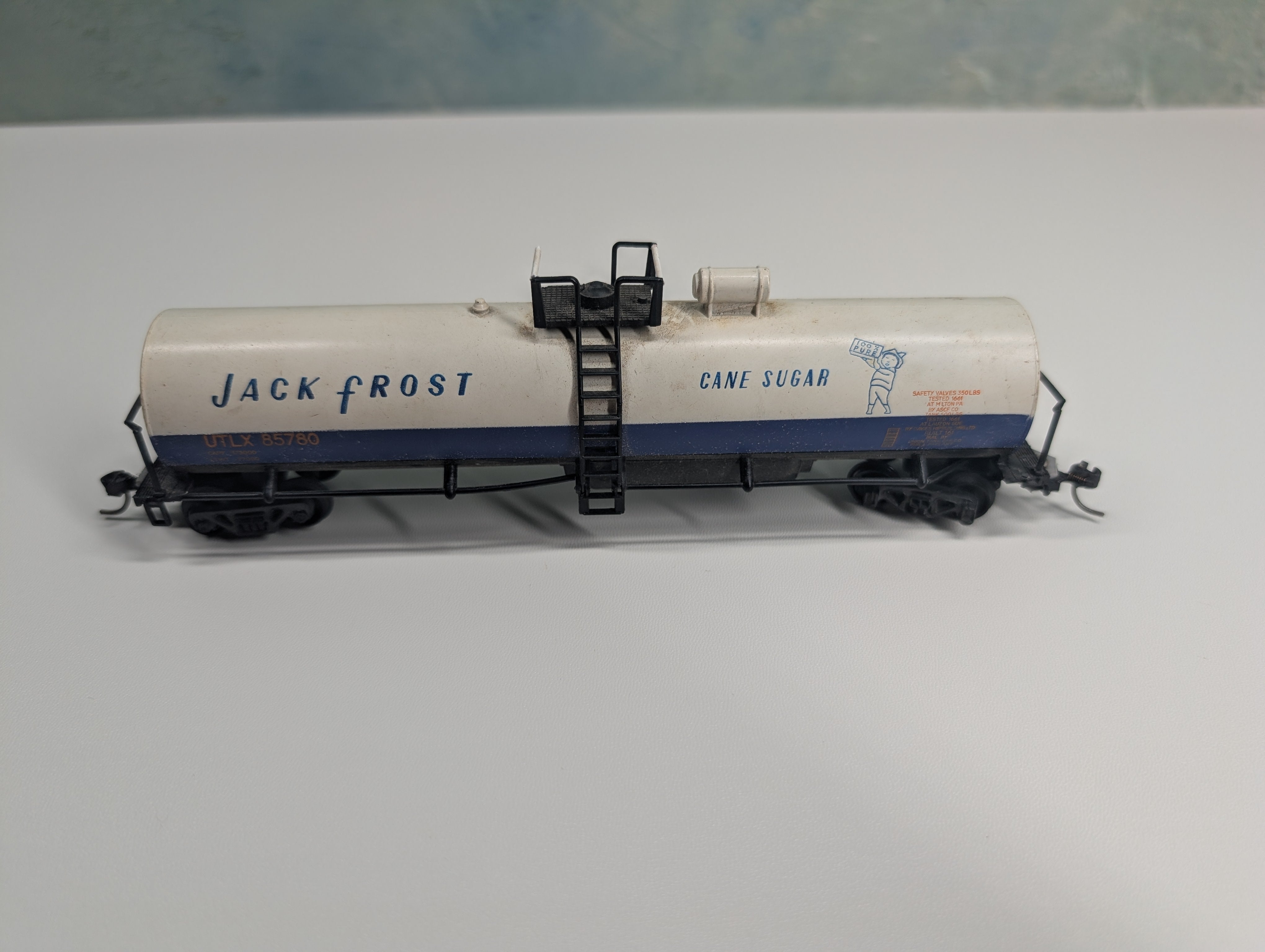 USED AHM HO Scale Tank Car Jack Frost Cane Sugar UTLX #85780