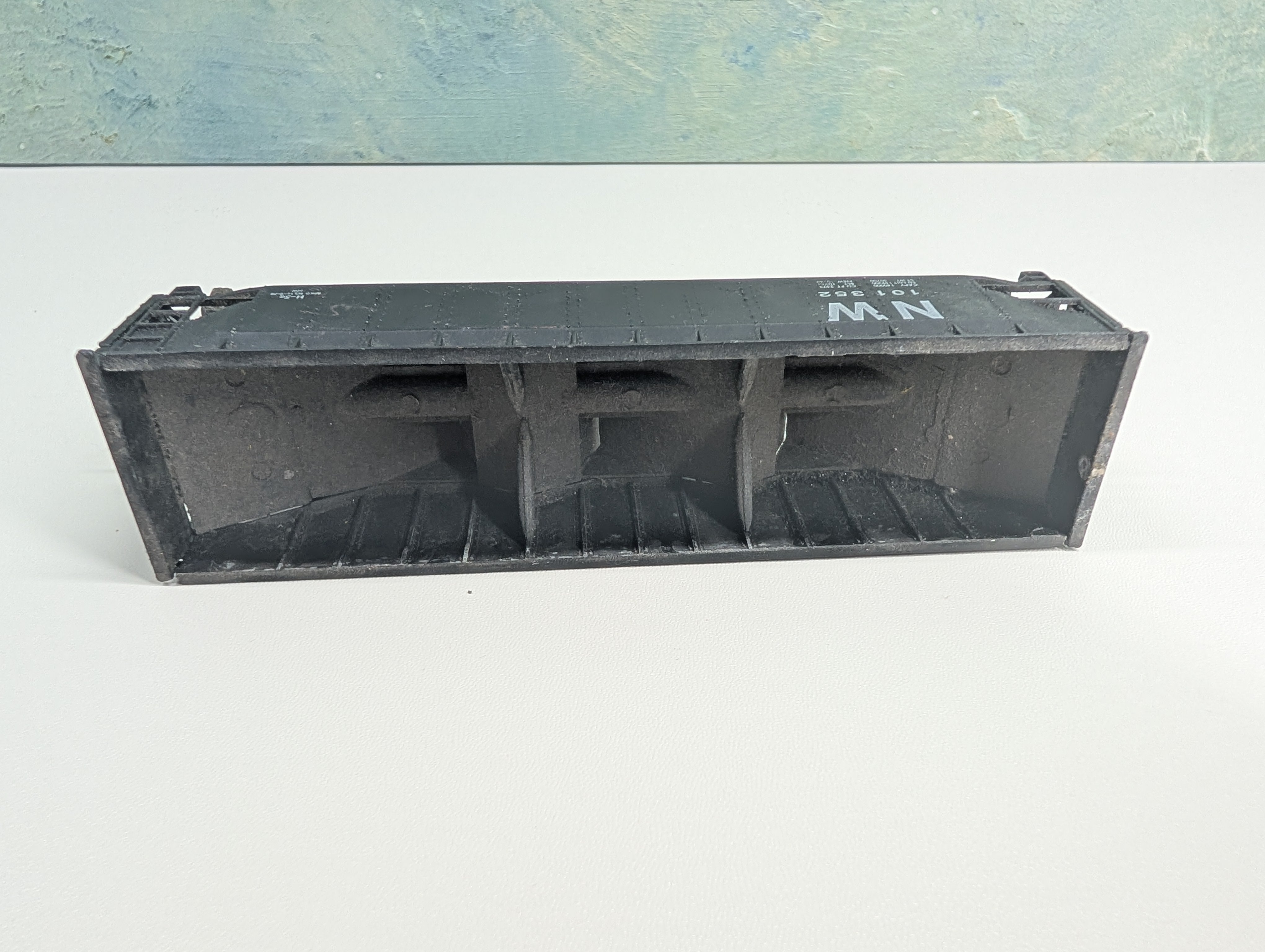 USED Ulrich HO Scale 3 Bay Operating Hopper Norfolk & Western NW #101352 Metal