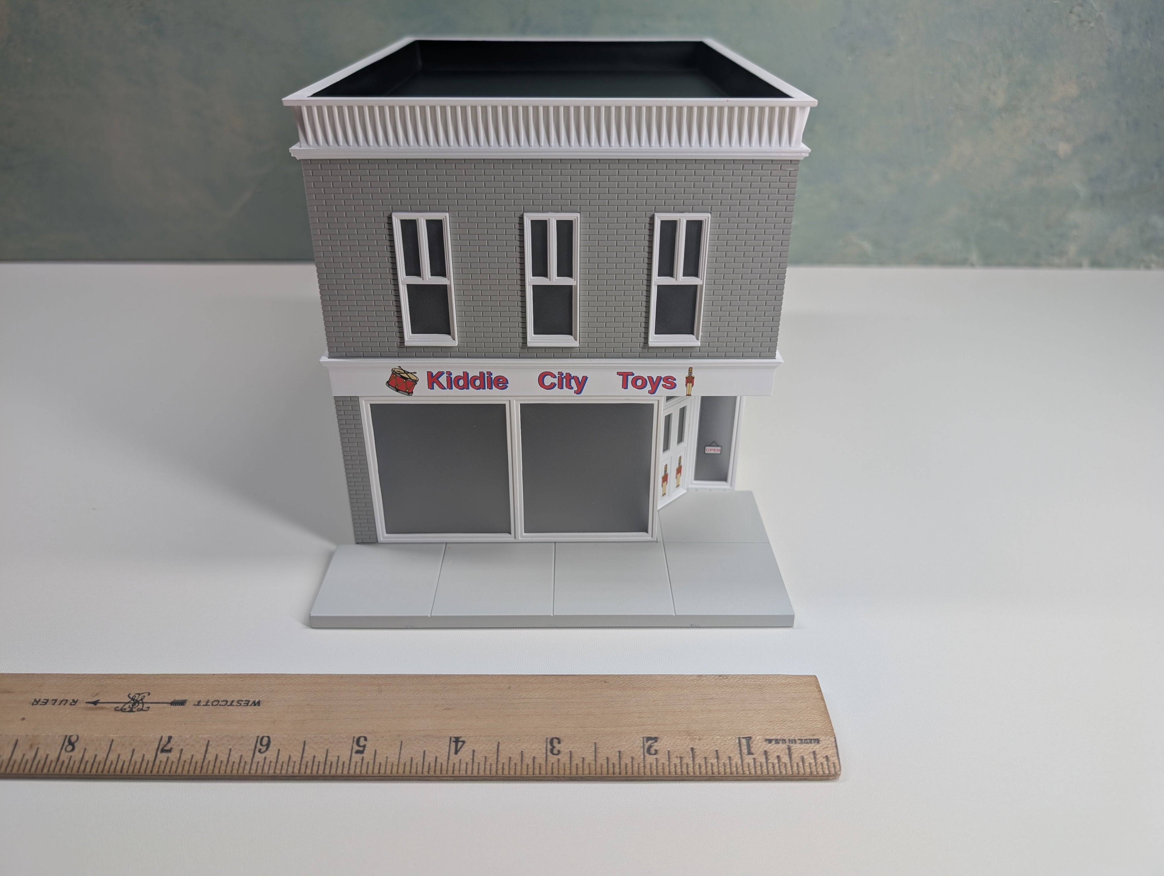USED Lionel 6-34129 O Kiddie City Toy Store, Main Street Building Lionelville