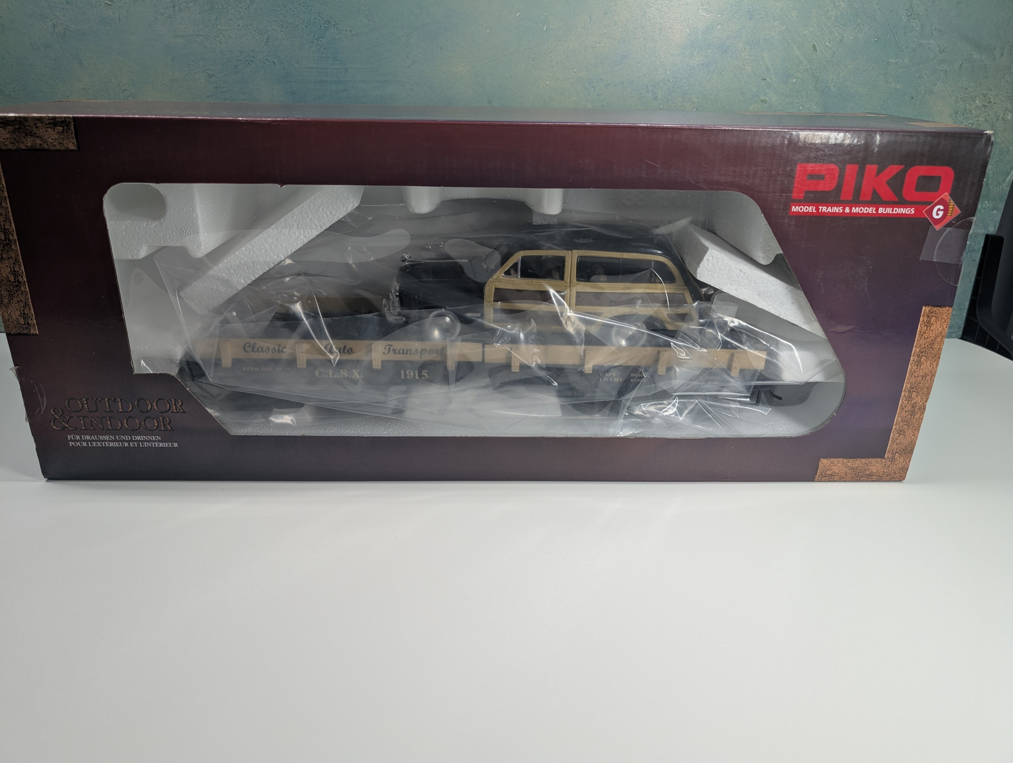 USED Piko 38723 G Scale Classic Auto Transport with Diecast Woody CLSX #1915