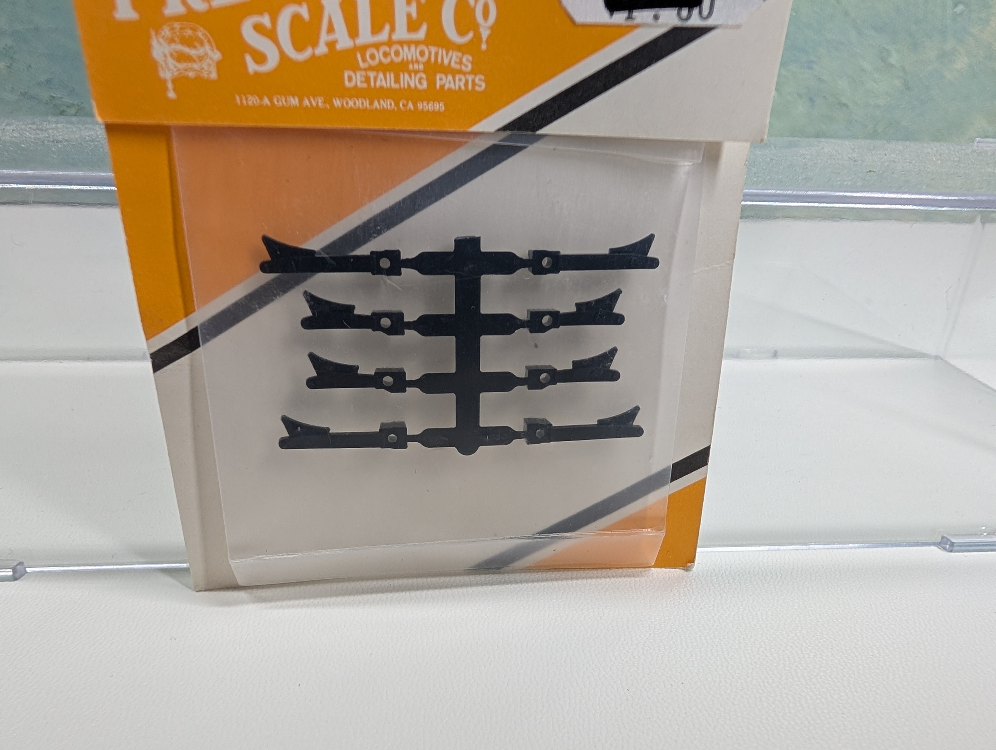 Precision Scale Co 3323 HO Scale Handers with Shoes, Short, Locomotive Brake Black Plastic, Detail Parts