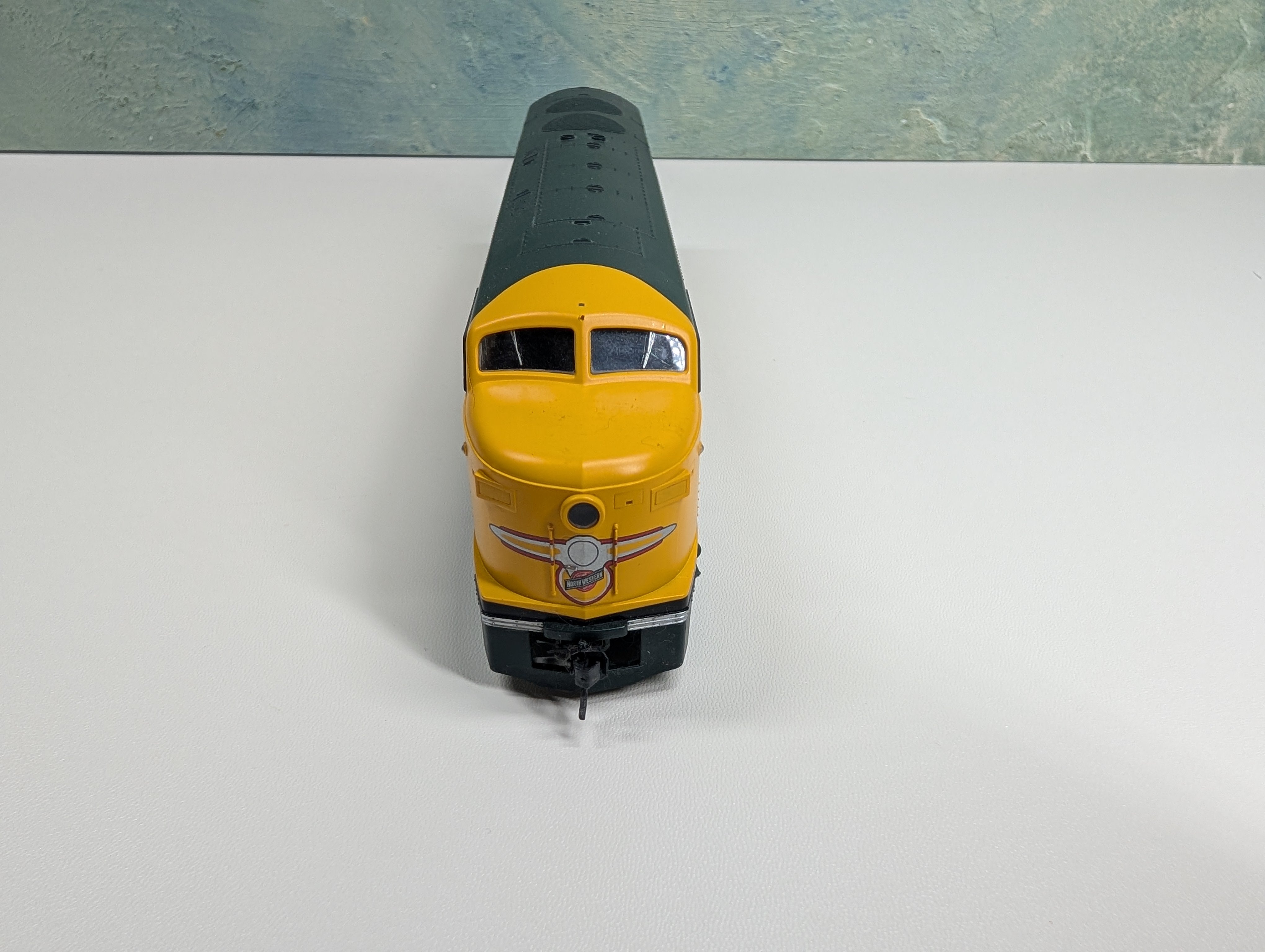 USED Life-Like HO Scale Set of Proto 1000 Erie Built Diesel Locomotive Chicago & North Western Chicago & North Western CNW #6001B Runs DC (2 pcs)