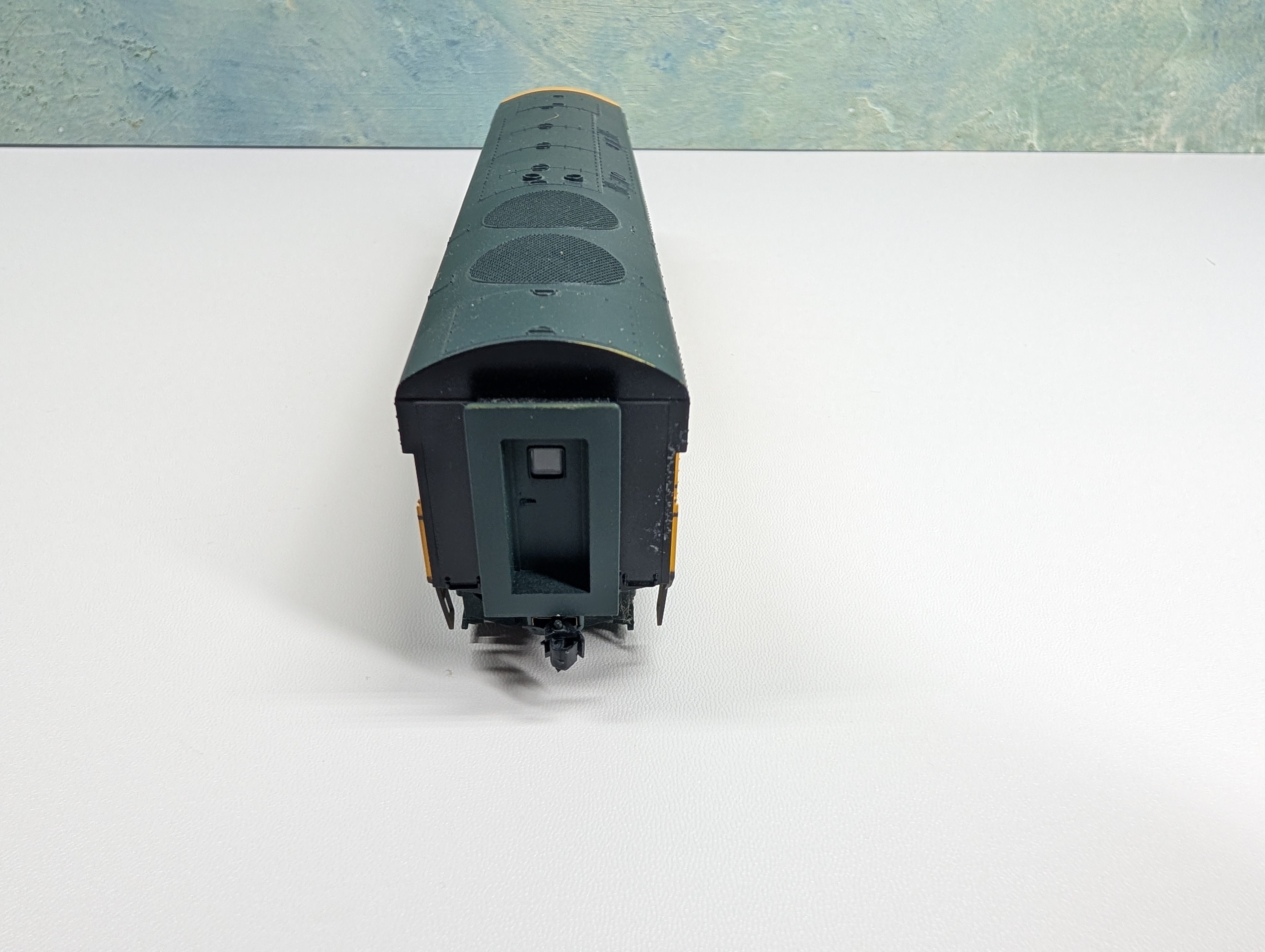 USED Life-Like HO Scale Set of Proto 1000 Erie Built Diesel Locomotive Chicago & North Western Chicago & North Western CNW #6001B Runs DC (2 pcs)