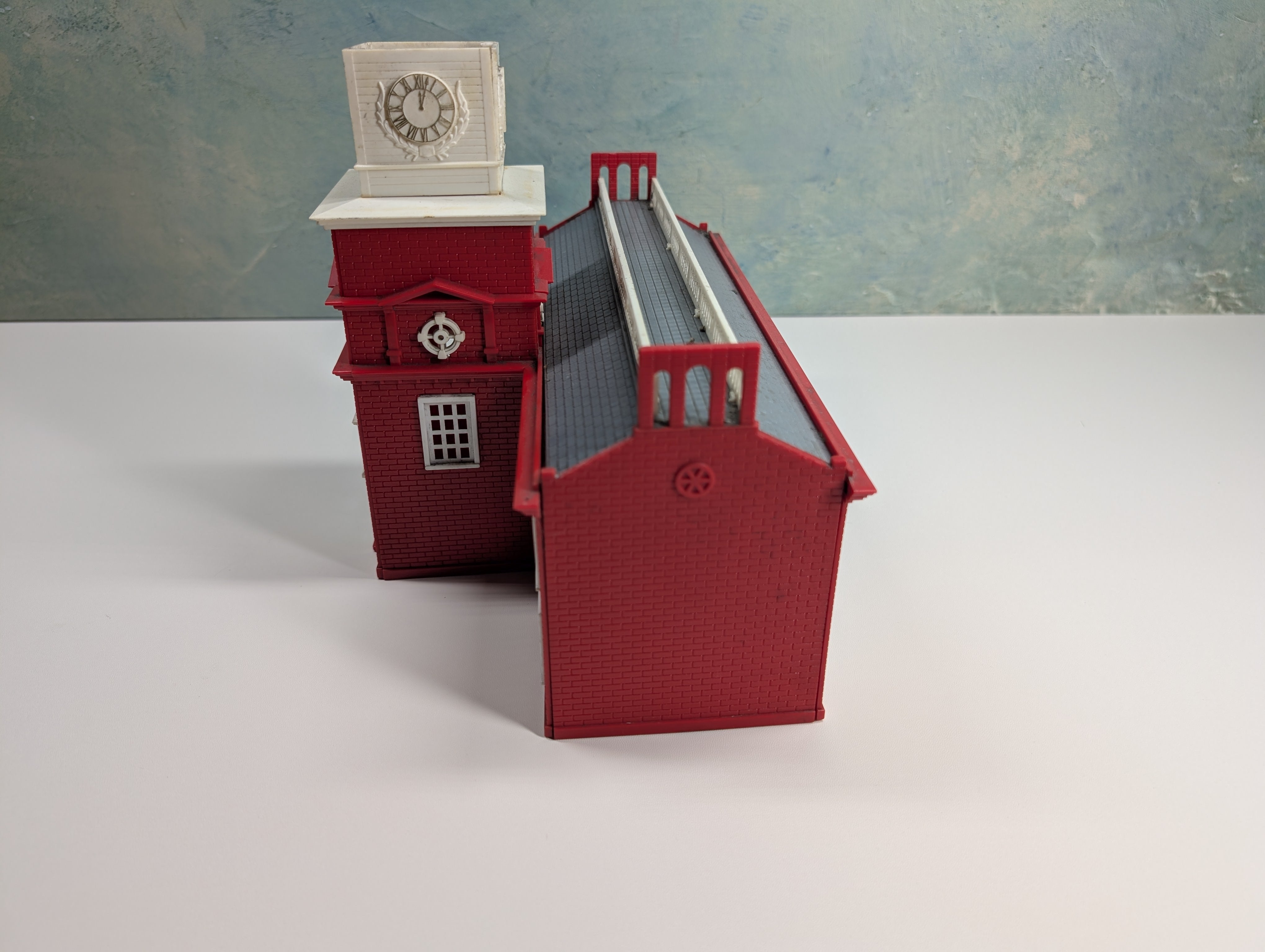 USED Bachmann O Plasticville Independence Hall, City Brick Building