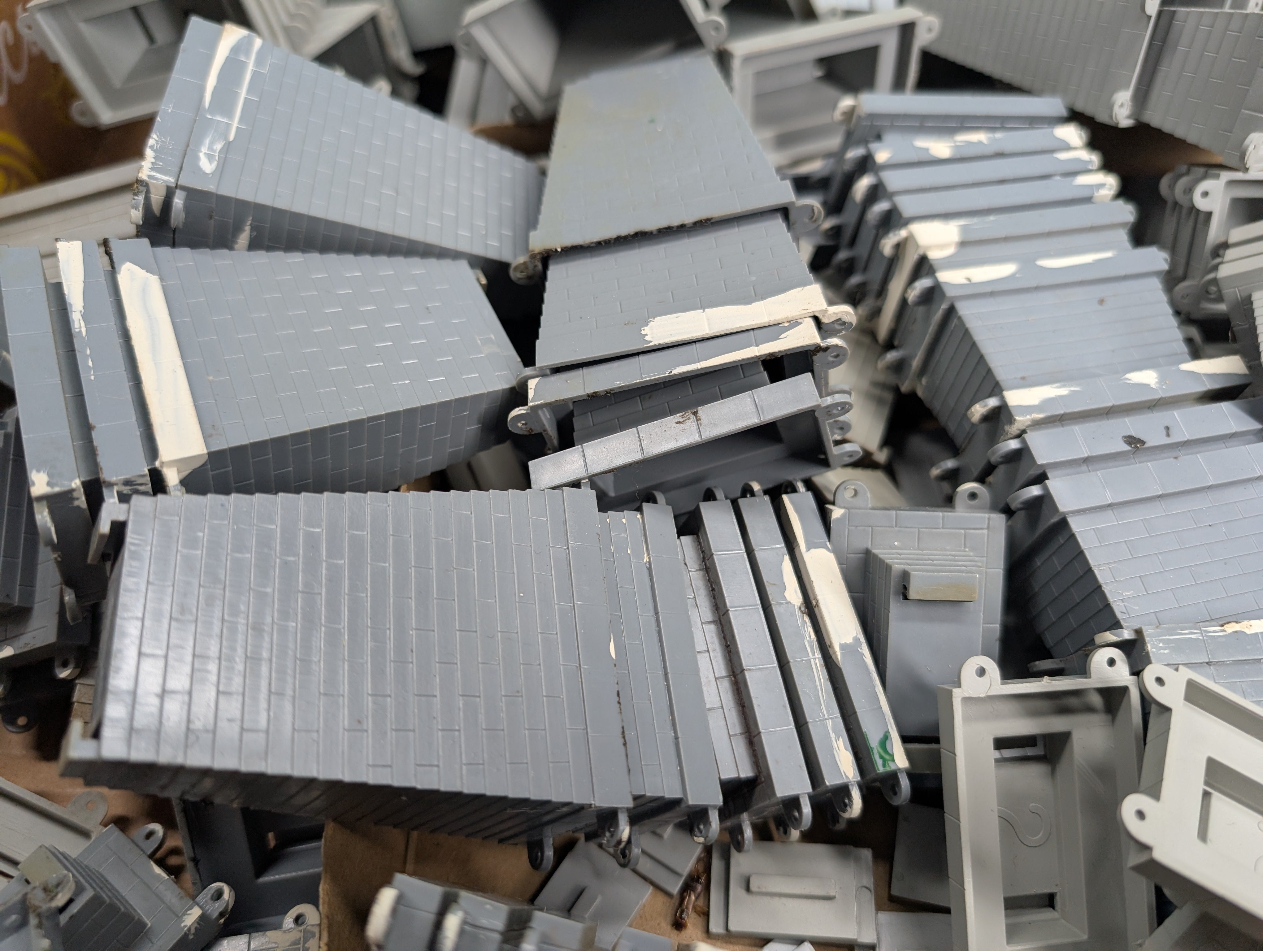 USED Atlas HO Scale Large Lot of Various Piers (50+ pcs)