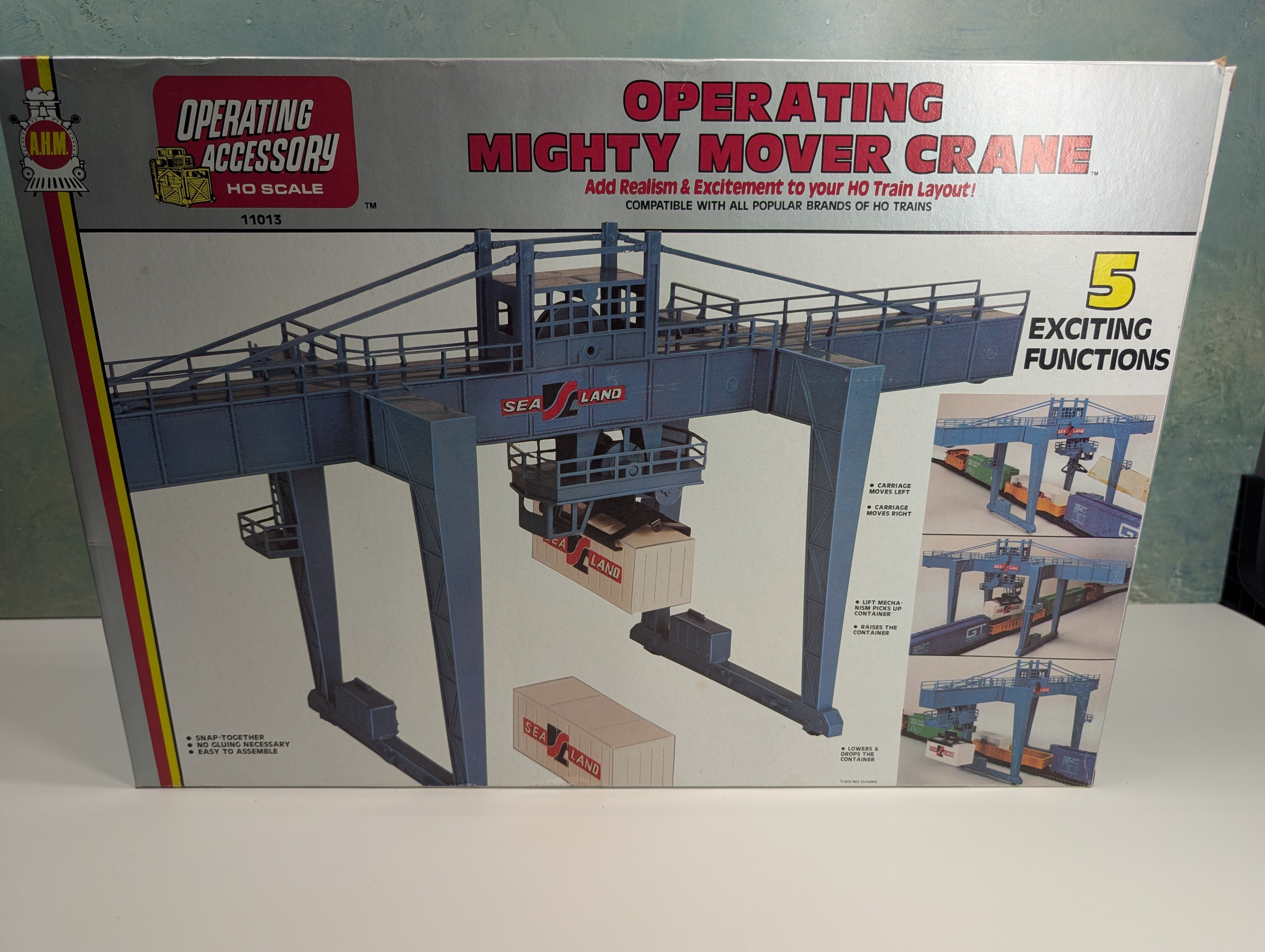 USED AHM 11013 HO Scale Operating Mighty Mover Crane KIT