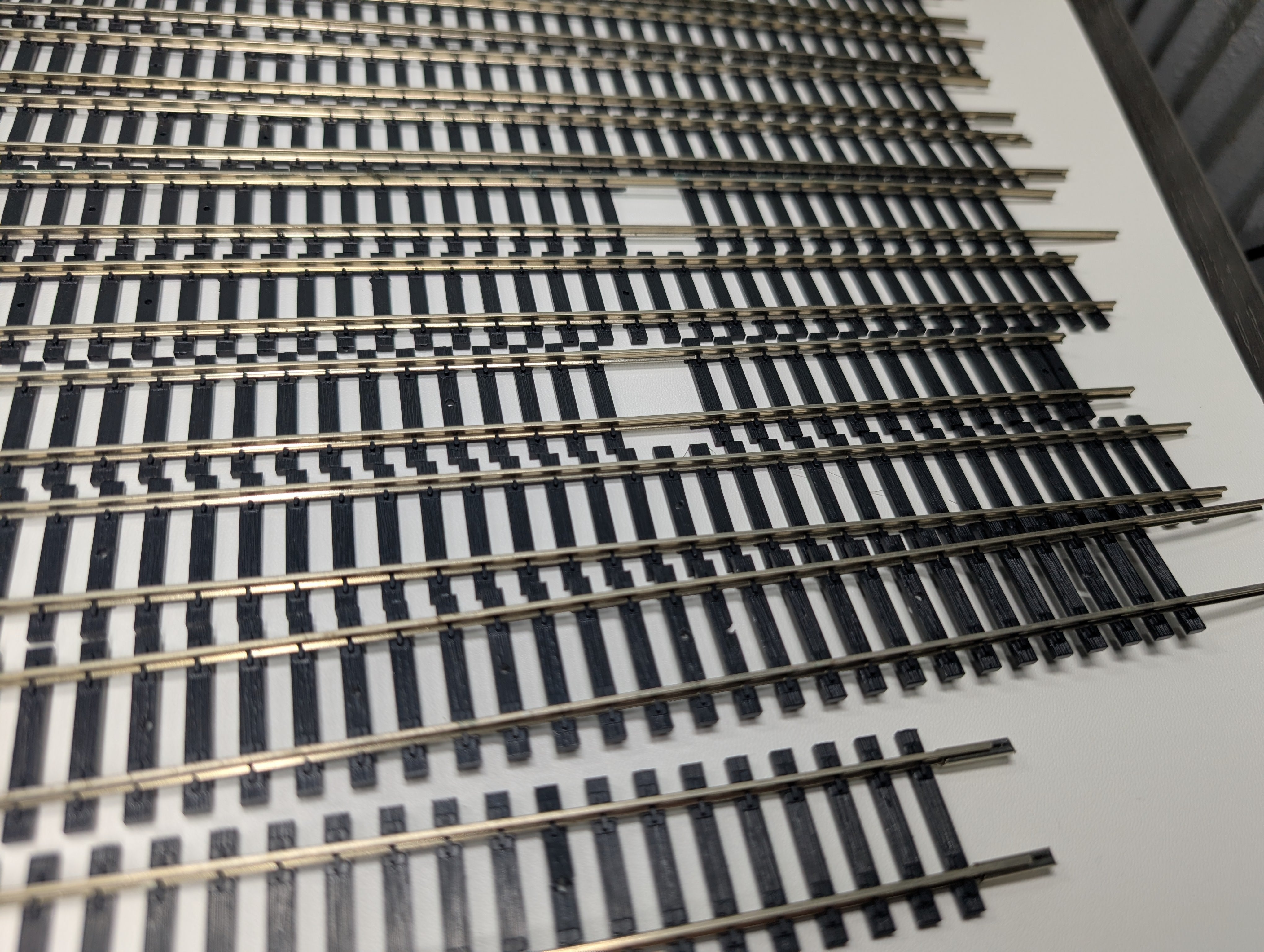 USED Atlas HO Scale Flex Track, Code 100 (14 pcs)