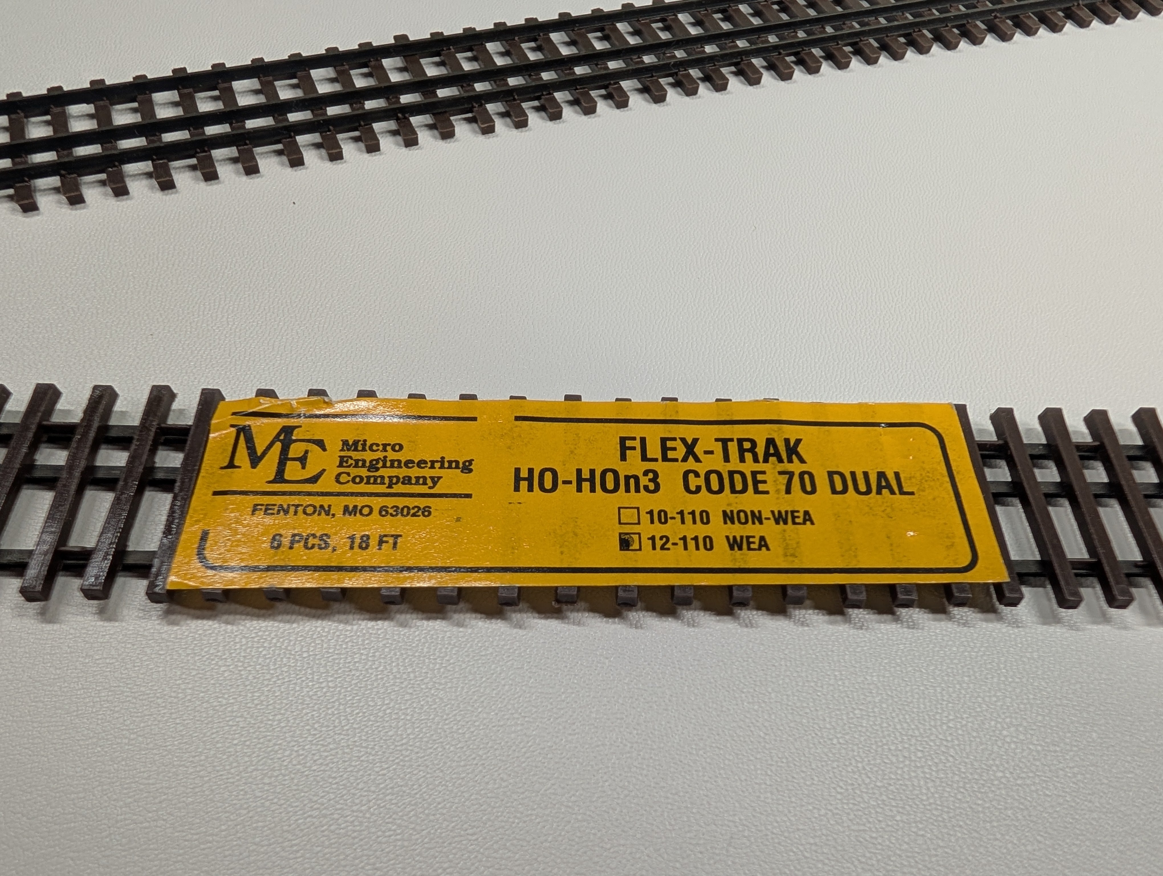 USED Micro Engineering Company 12-110 MULTI Scale Flex-Trak HO & HOn3 Dual Gauge Code 70 Track Weathered (3ft each) (5 pcs)