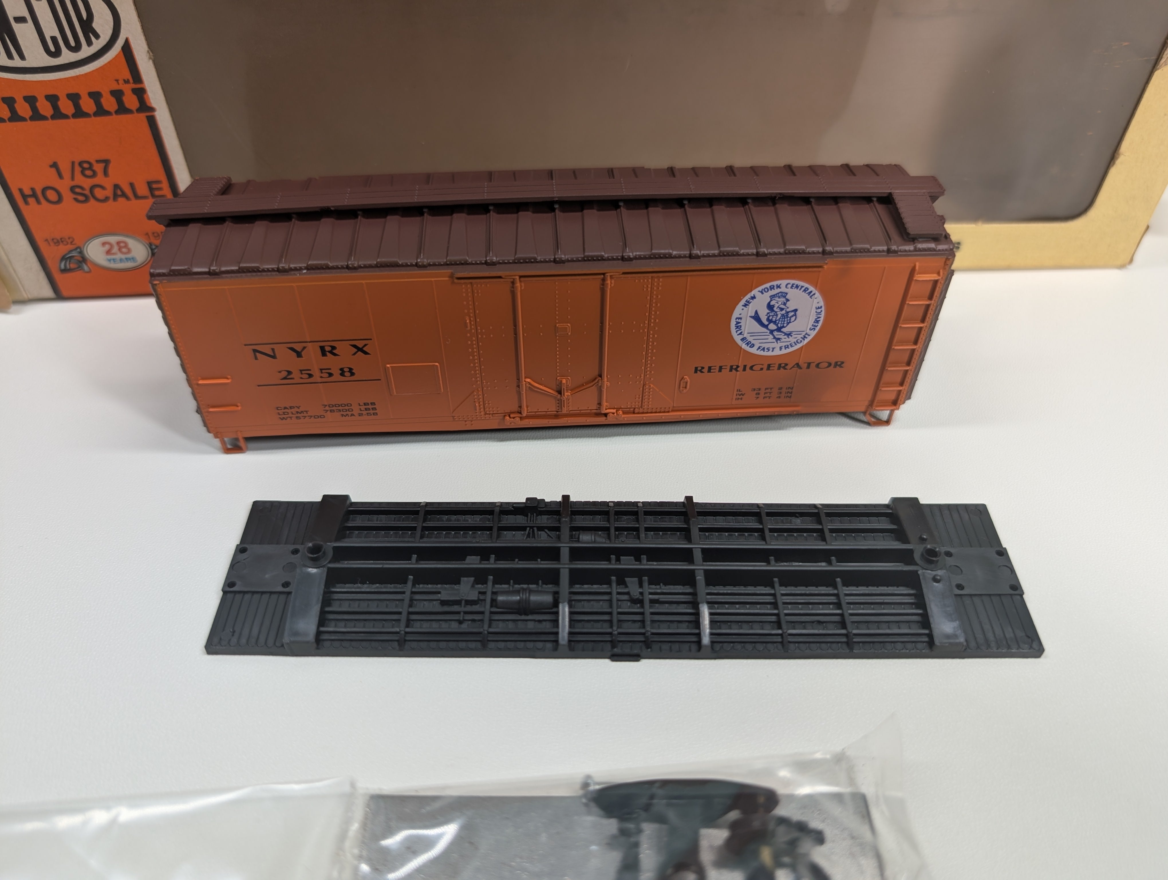 USED Con-Cor HO Scale 40' PD Reefer Box Car New York Central NYRX #2558 Early Bird Logo, Third Rail Custom KIT