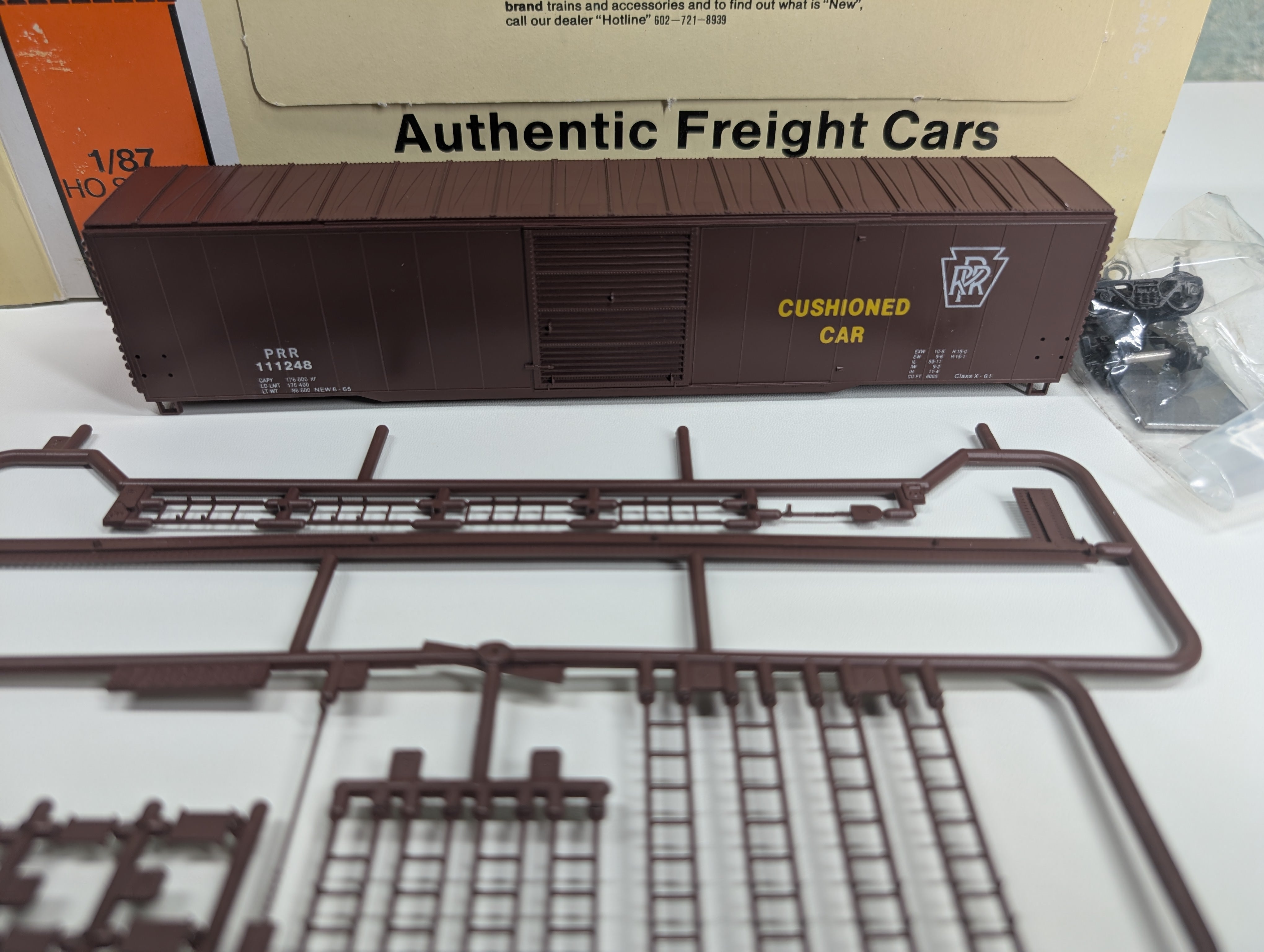 USED Con-Cor 1-551 HO Scale 60' Cushioned Box Car Pennsylvania PRR #111248 KIT