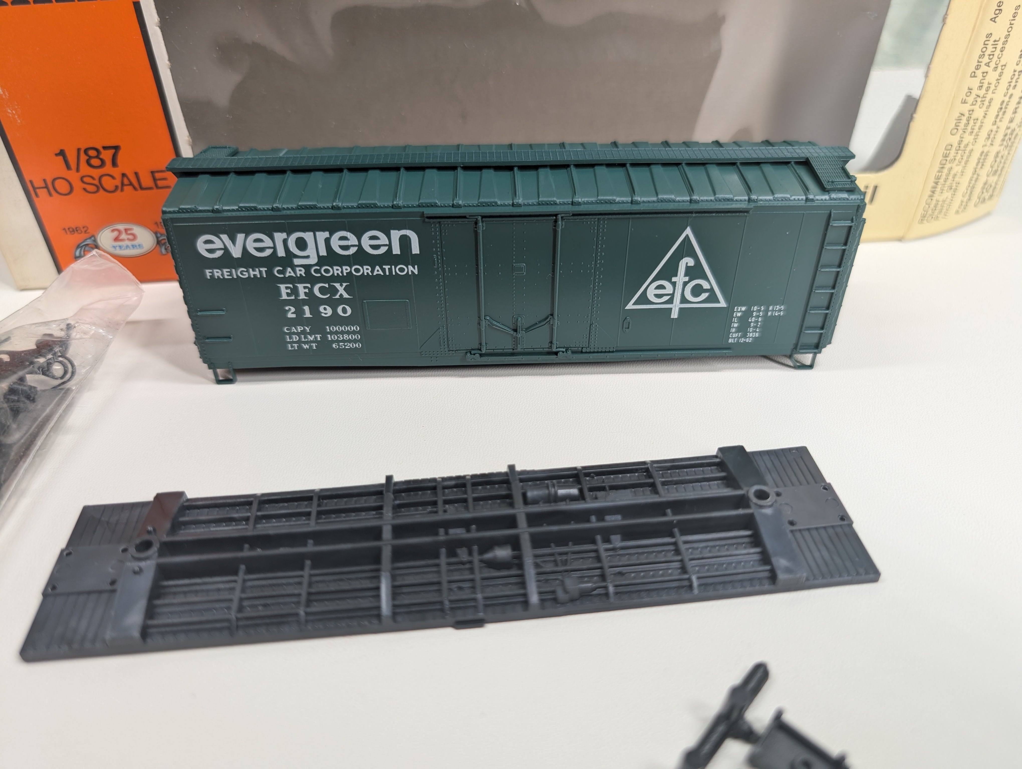 USED Con-Cor 1-009455 HO Scale 40' PS-1 PD Box Car Evergreen Freight Car EFCX #2190 KIT