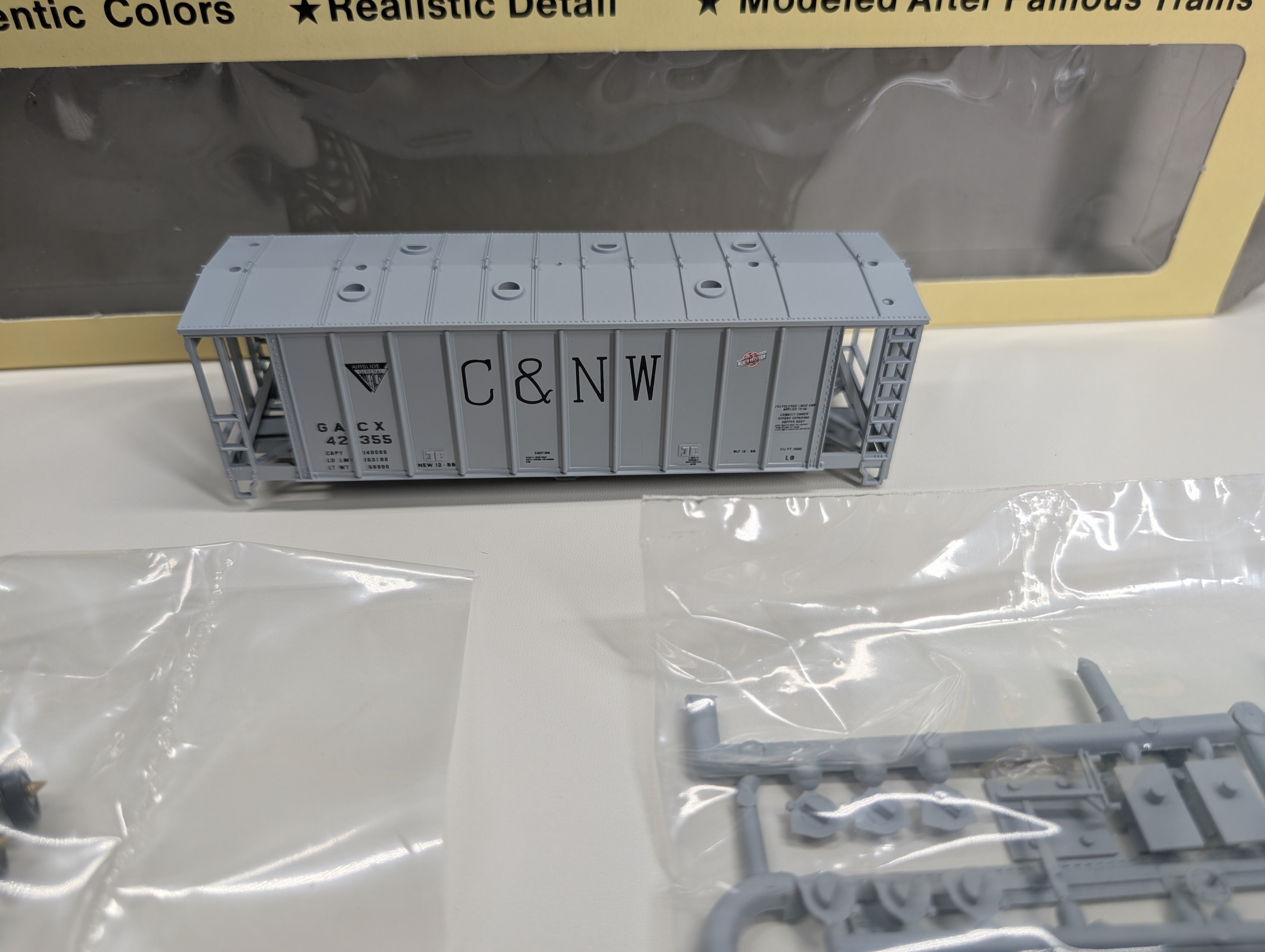 USED Con-Cor HO Scale 40' Airslide Covered Hopper Chicago & North Western GACX #42355 KIT