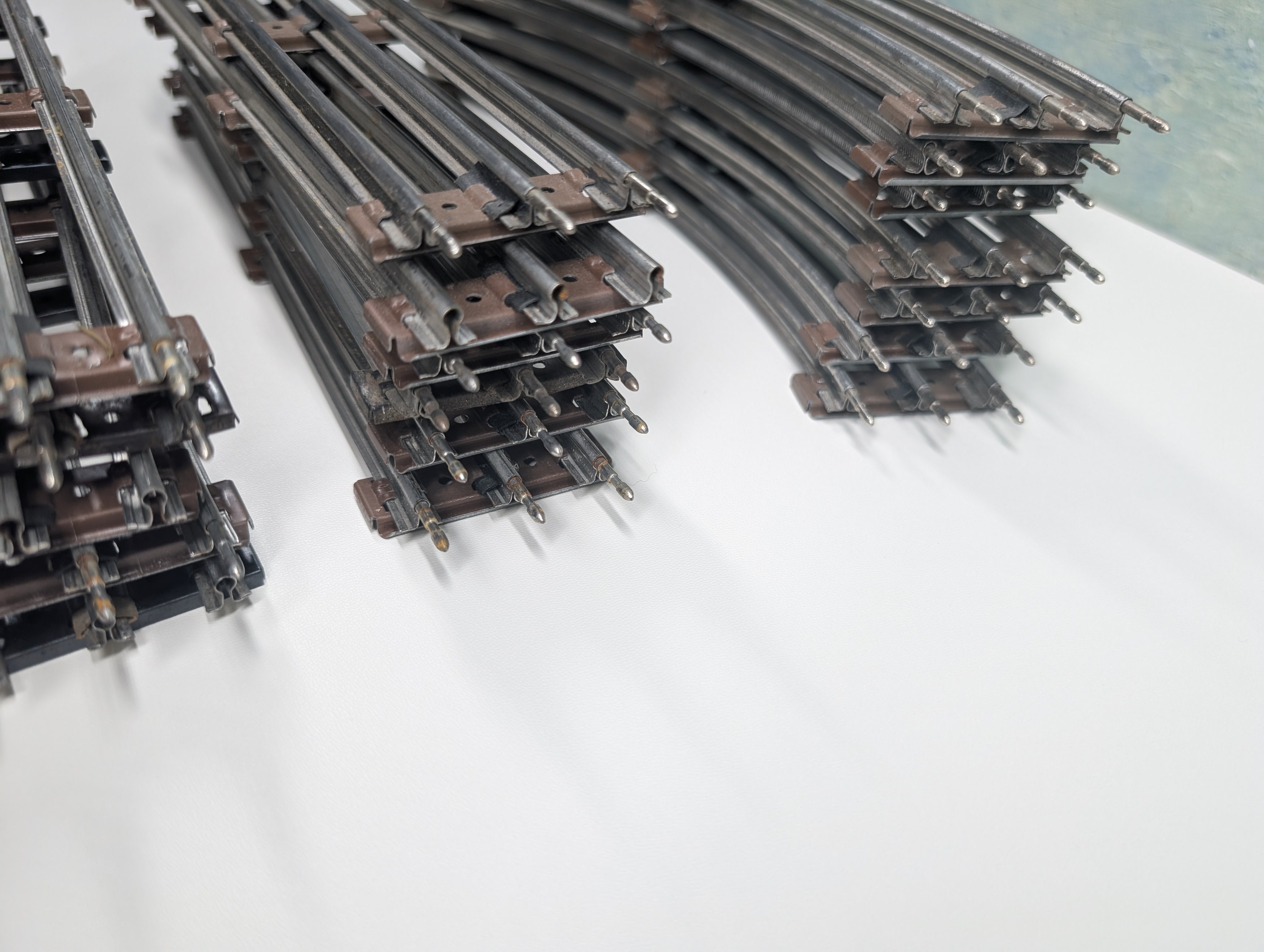 USED O Low-Profile Tubular Track Straights & Various Radius Curves (20 pcs)