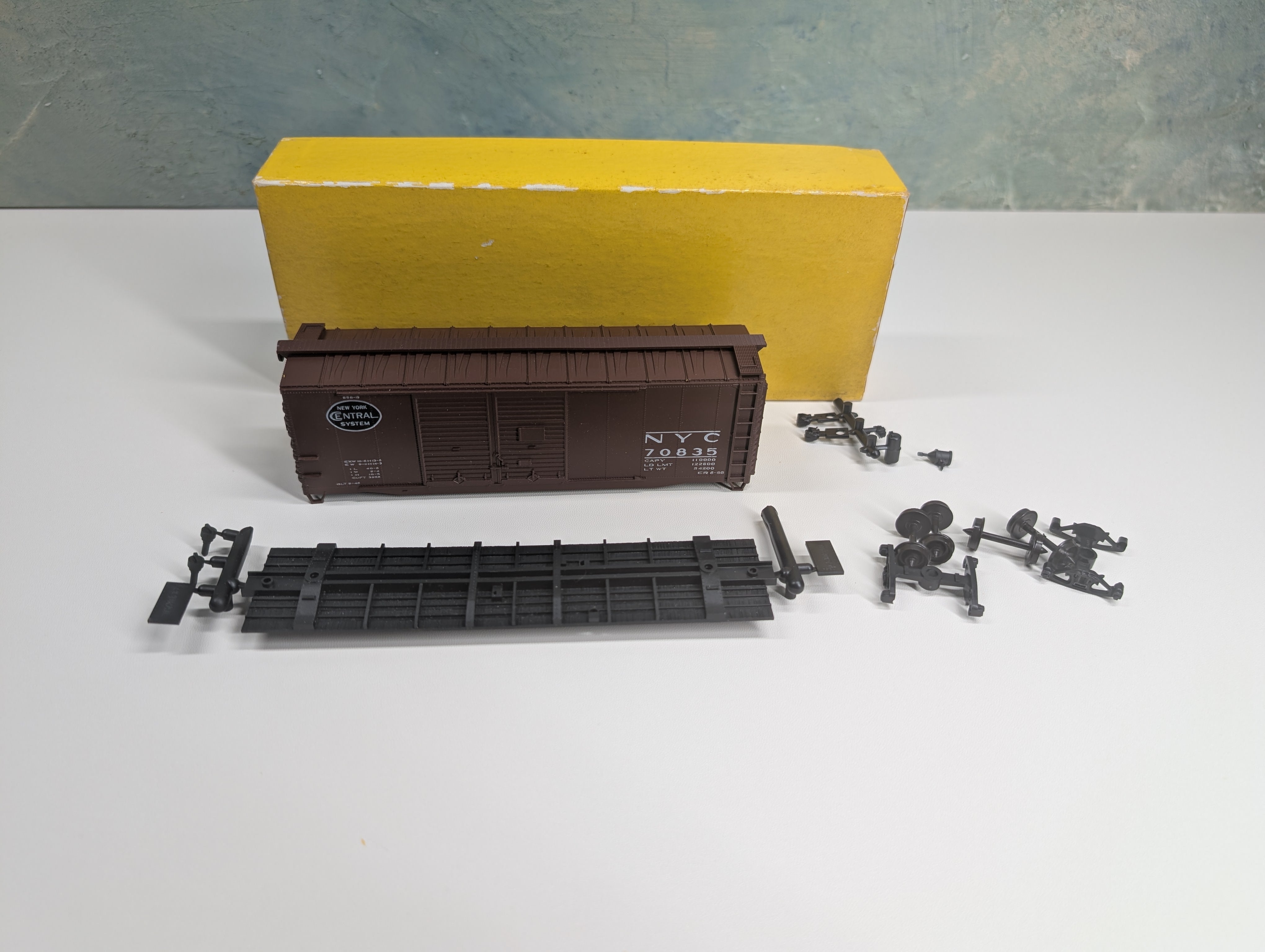 USED Accurail 3008 HO Scale 40' DD Steel Box Car New York Central NYC #70835 KIT