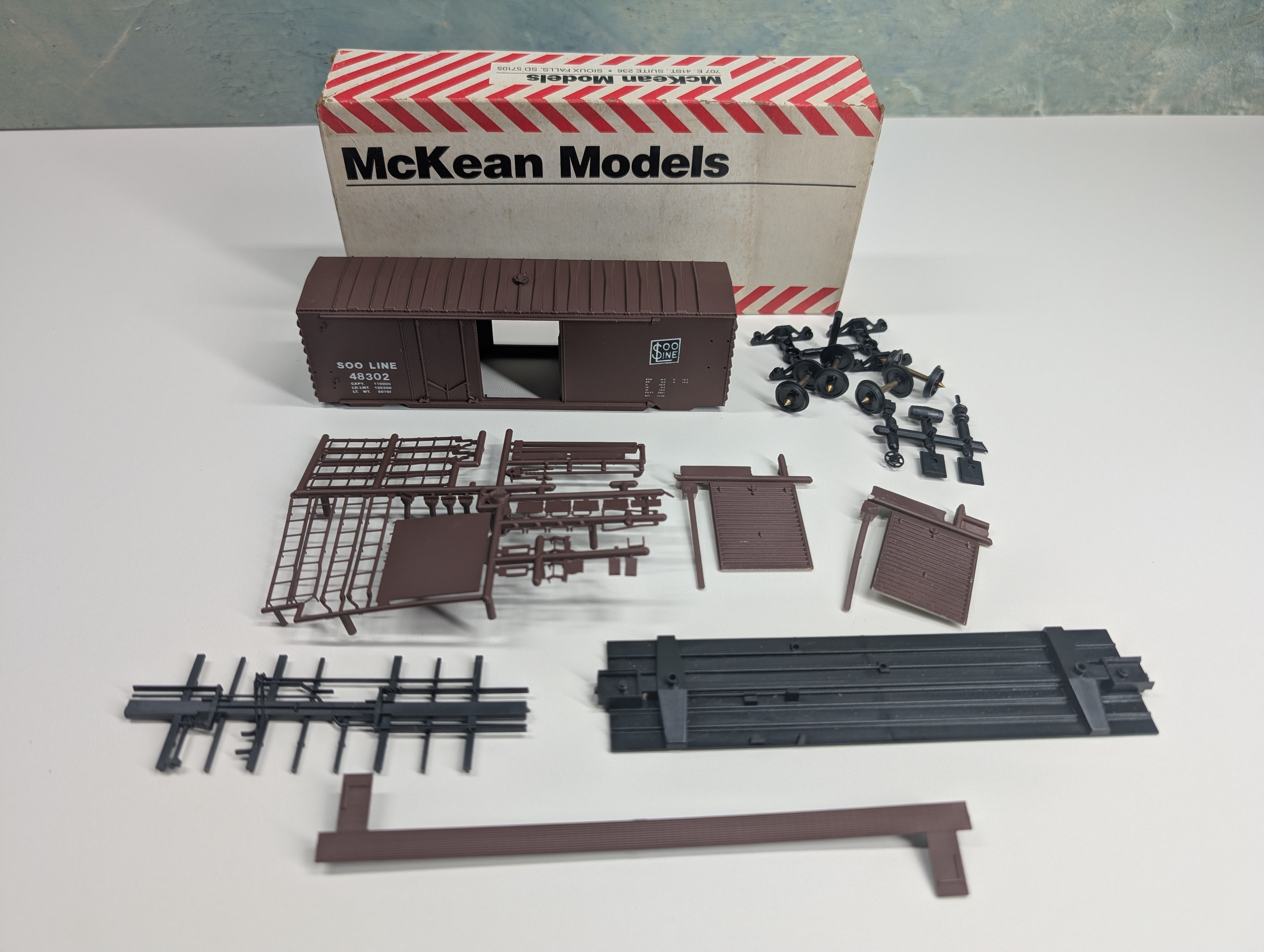 USED MCKEAN HO Scale 40' PS1 DD Box Car SOO Line #48302 KIT