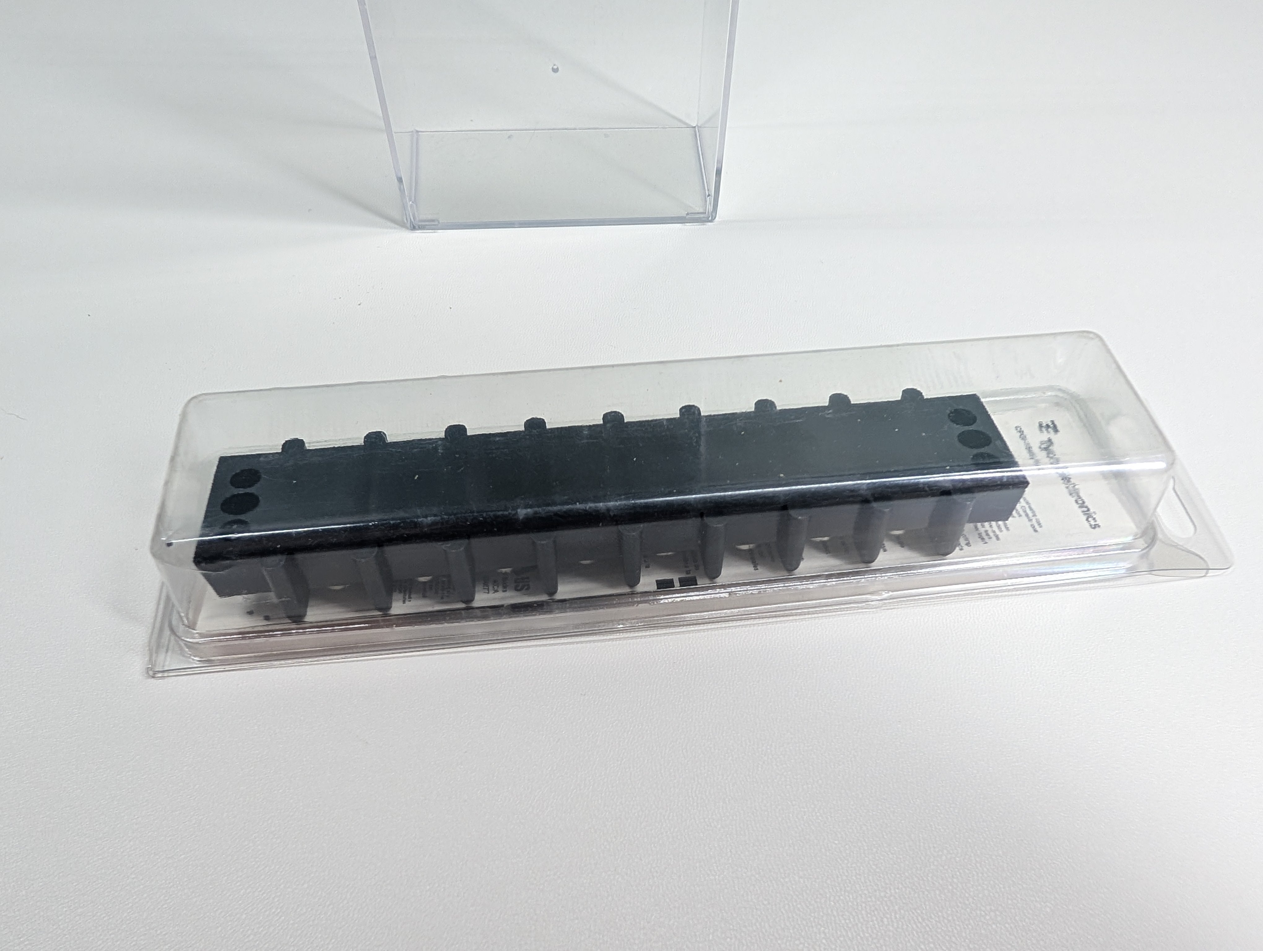 Tyco Electronics #CPGI-1546310-8 8 Position Barrier Strip, Dual Barrier, Wire-To-Wire Dual Row Terminal Strip for Model Railroads