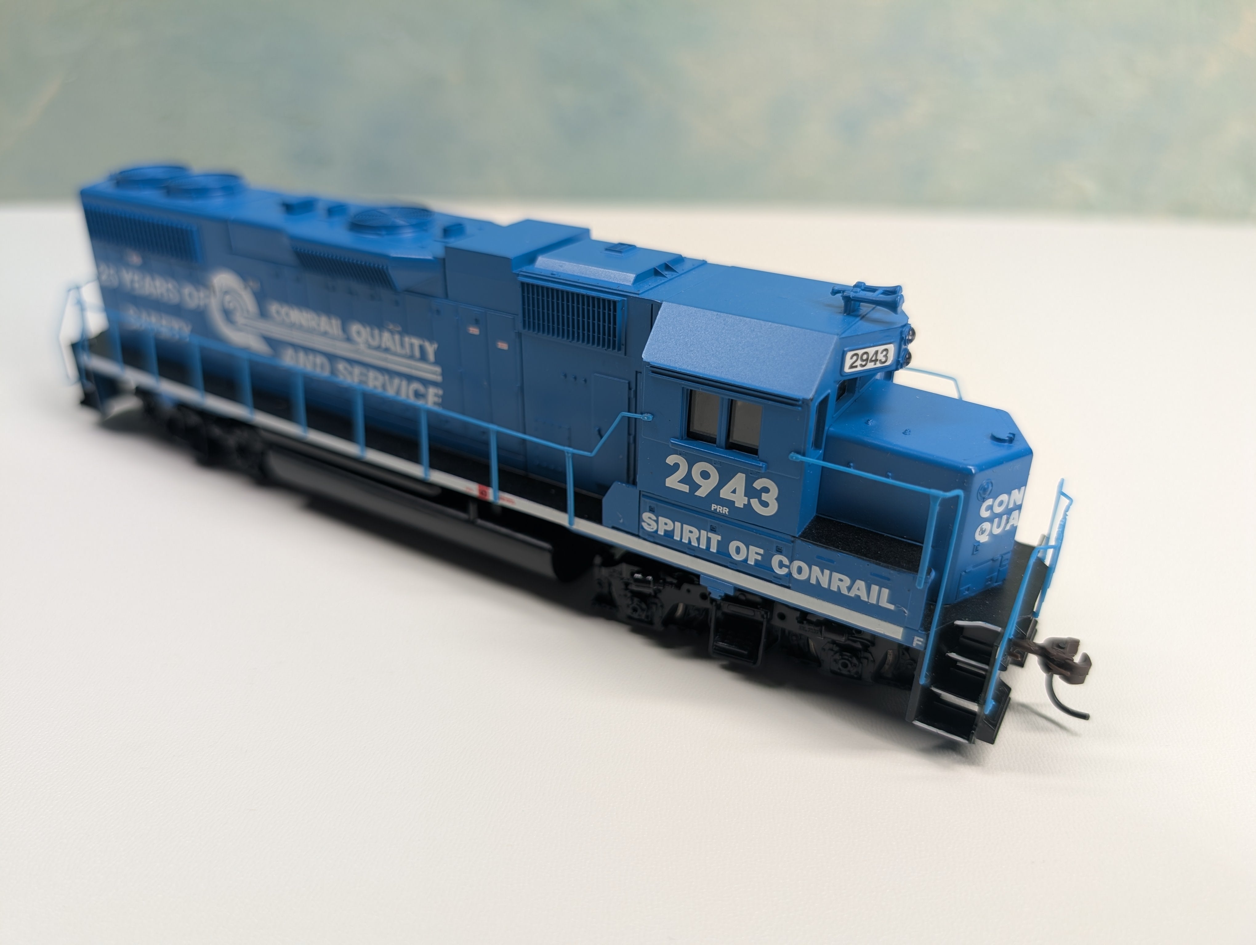 USED Athearn HO Scale GP38-2 Diesel Locomotive Conrail CR #2943 Spirit of Conrail, Runs Great DC
