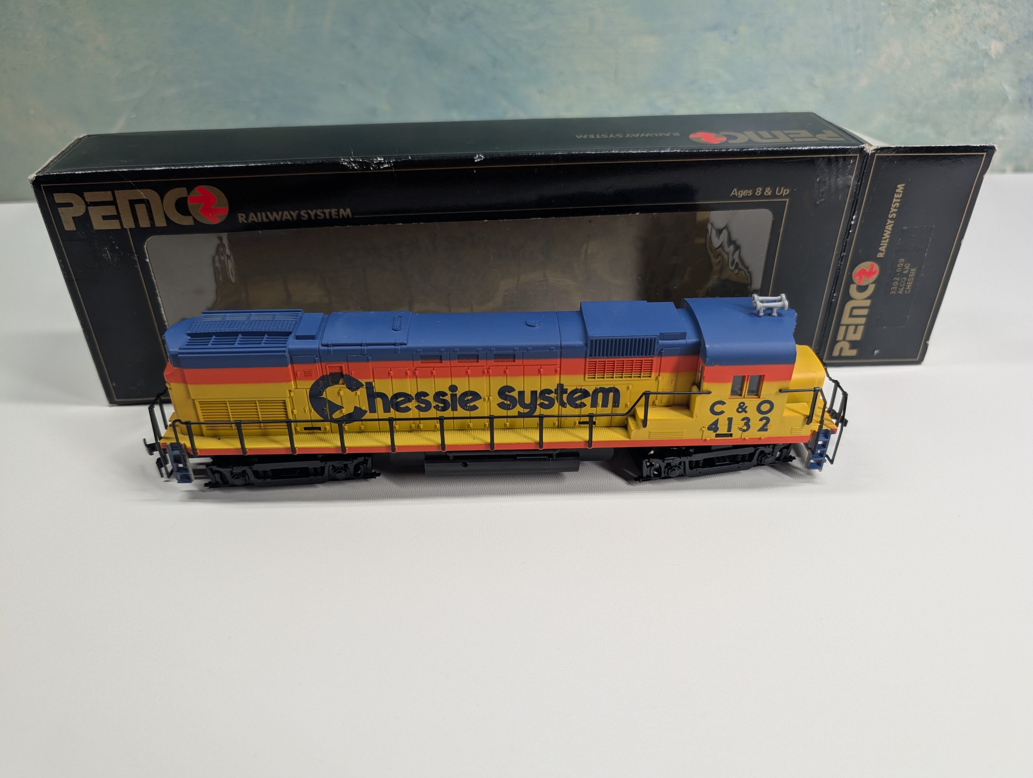USED PEMCO HO Scale Alco Century 430 Diesel Locomotive Chessie System C&O #4132 Runs Great DC