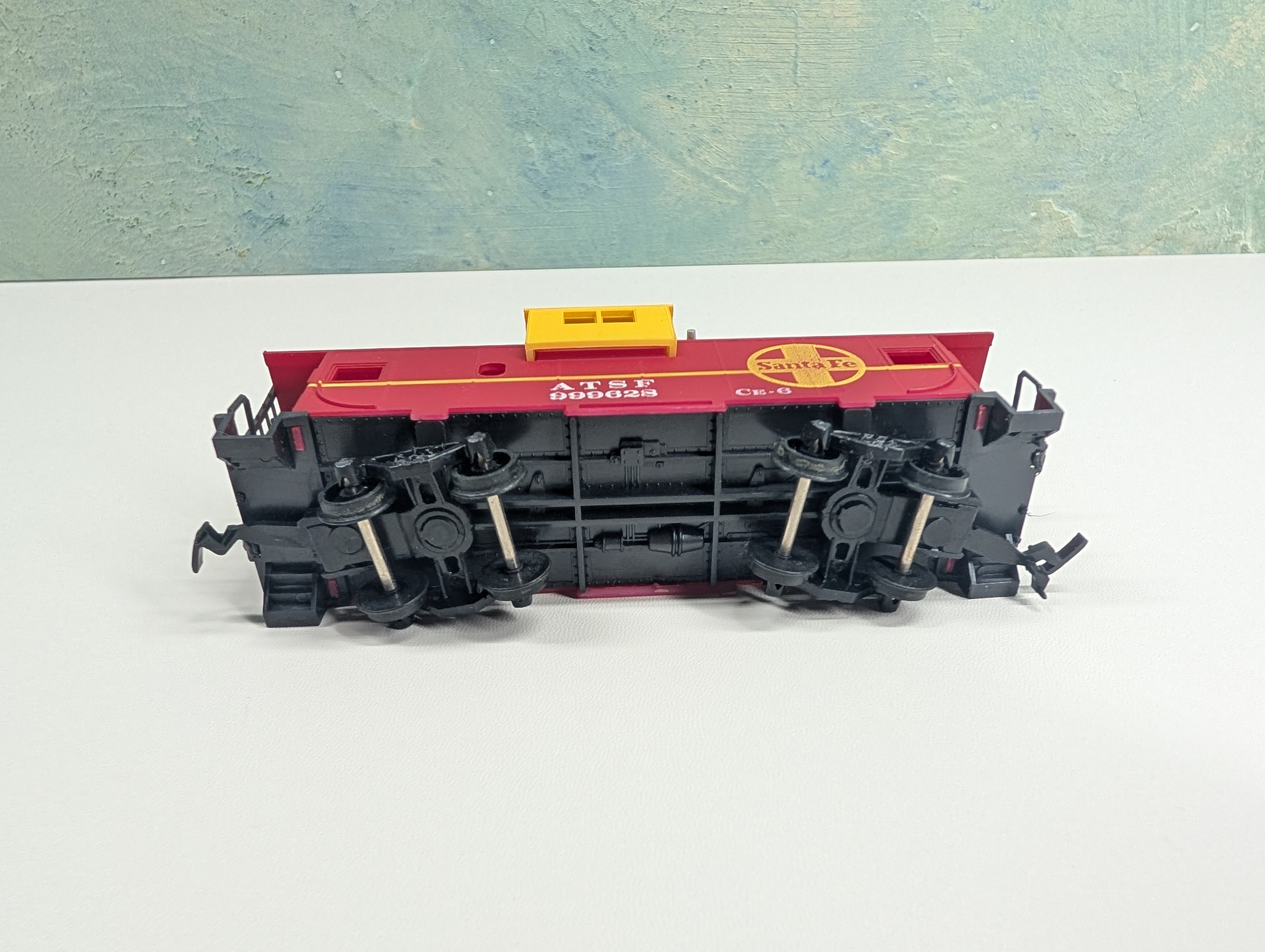 USED Bachmann 1057 HO Scale Wide Vision Caboose Santa Fe ATSF #999628