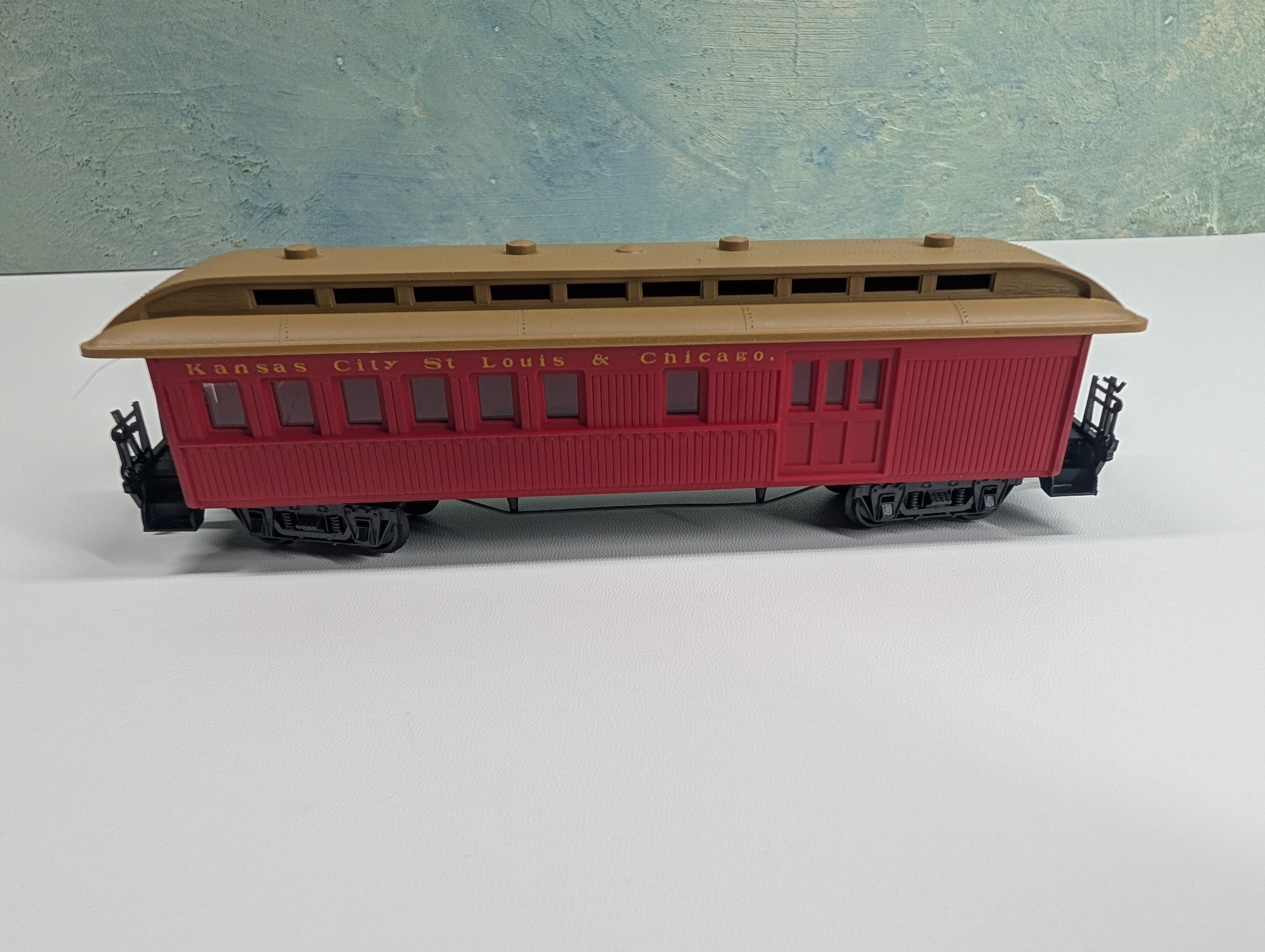 USED AHM 6239 HO Scale Oldtime Baggage Passenger Car Kansas City