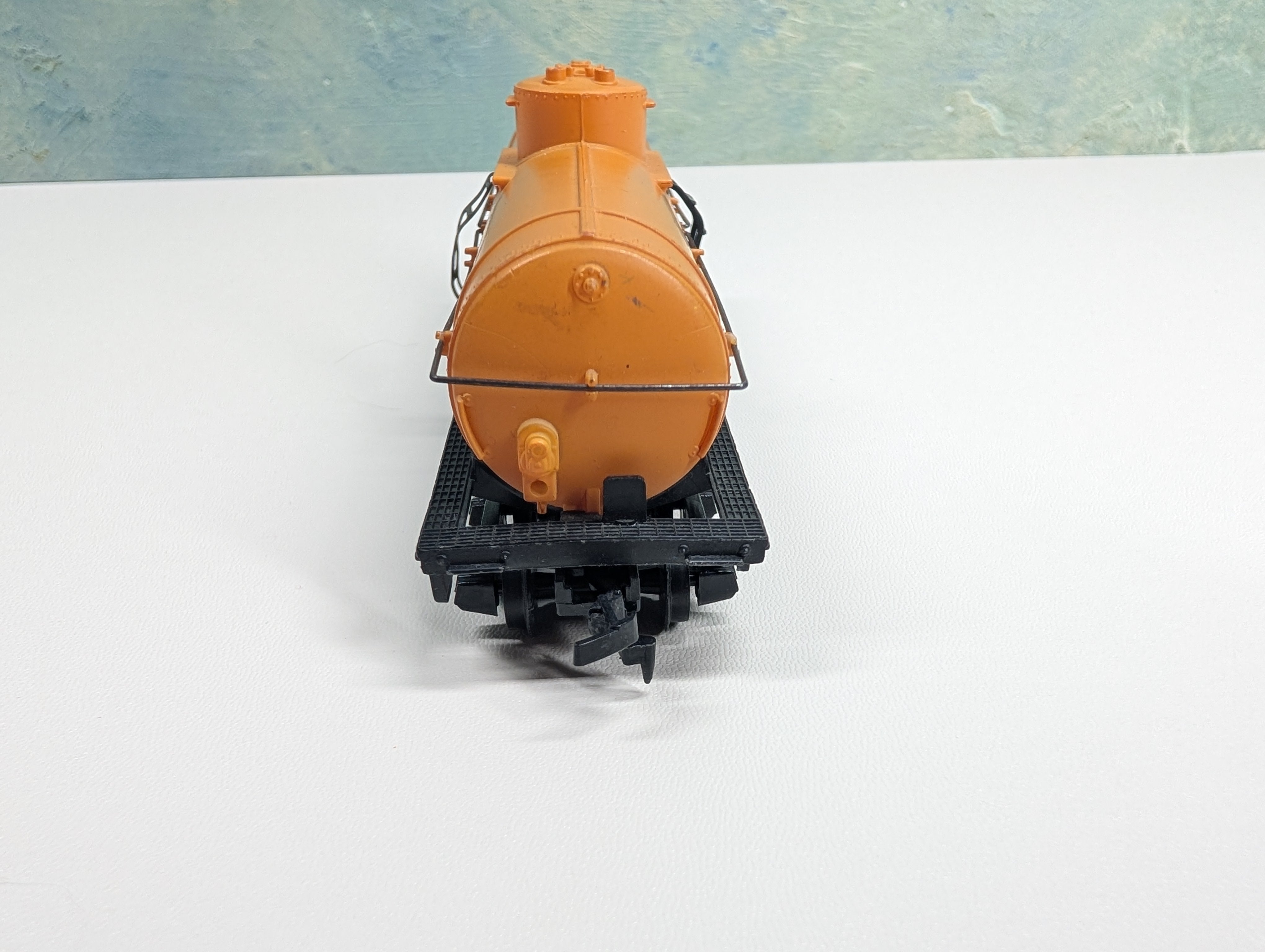 USED Tyco HO Scale Single Dome Tank Car Shell