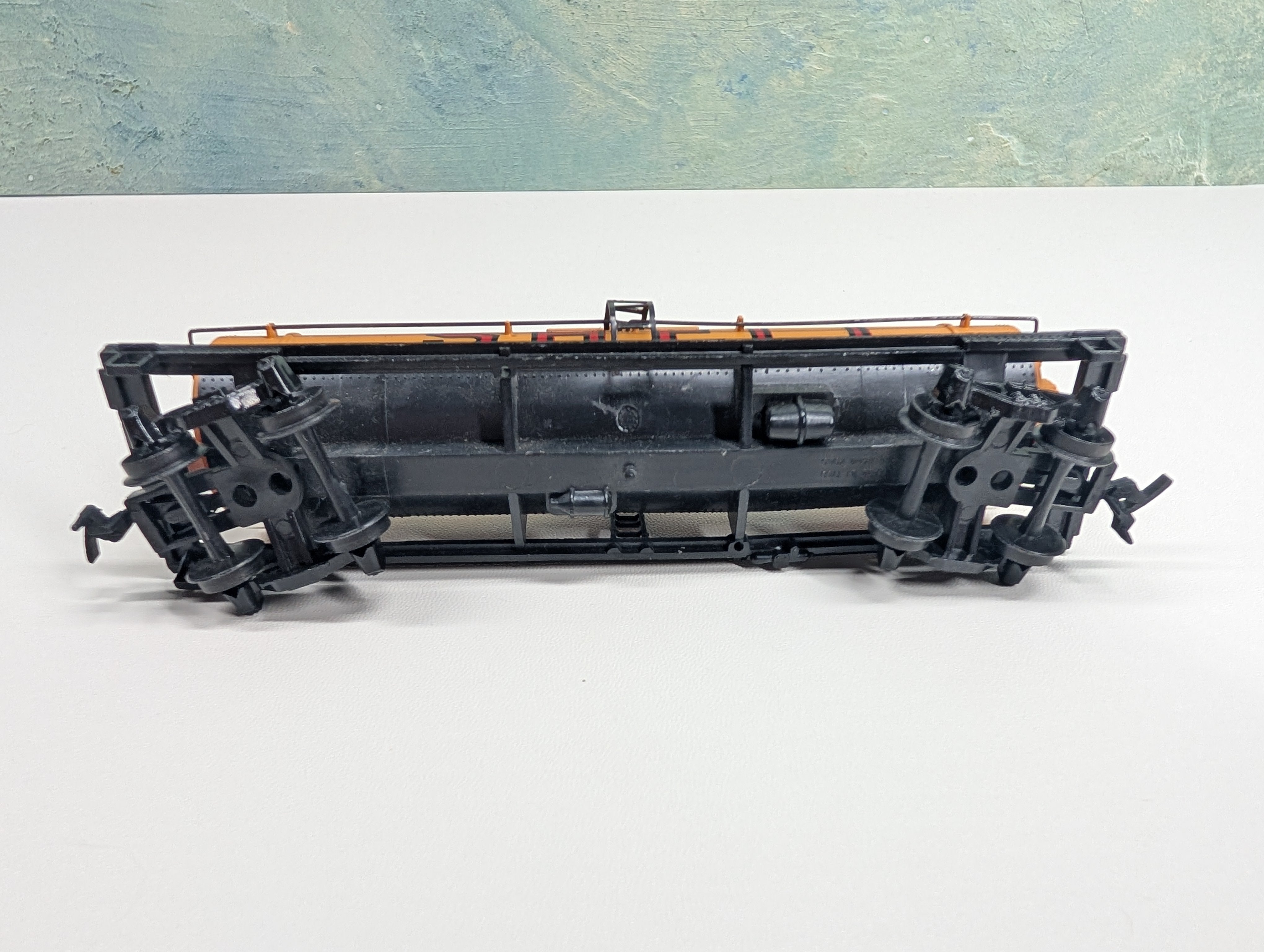 USED Tyco HO Scale Single Dome Tank Car Shell