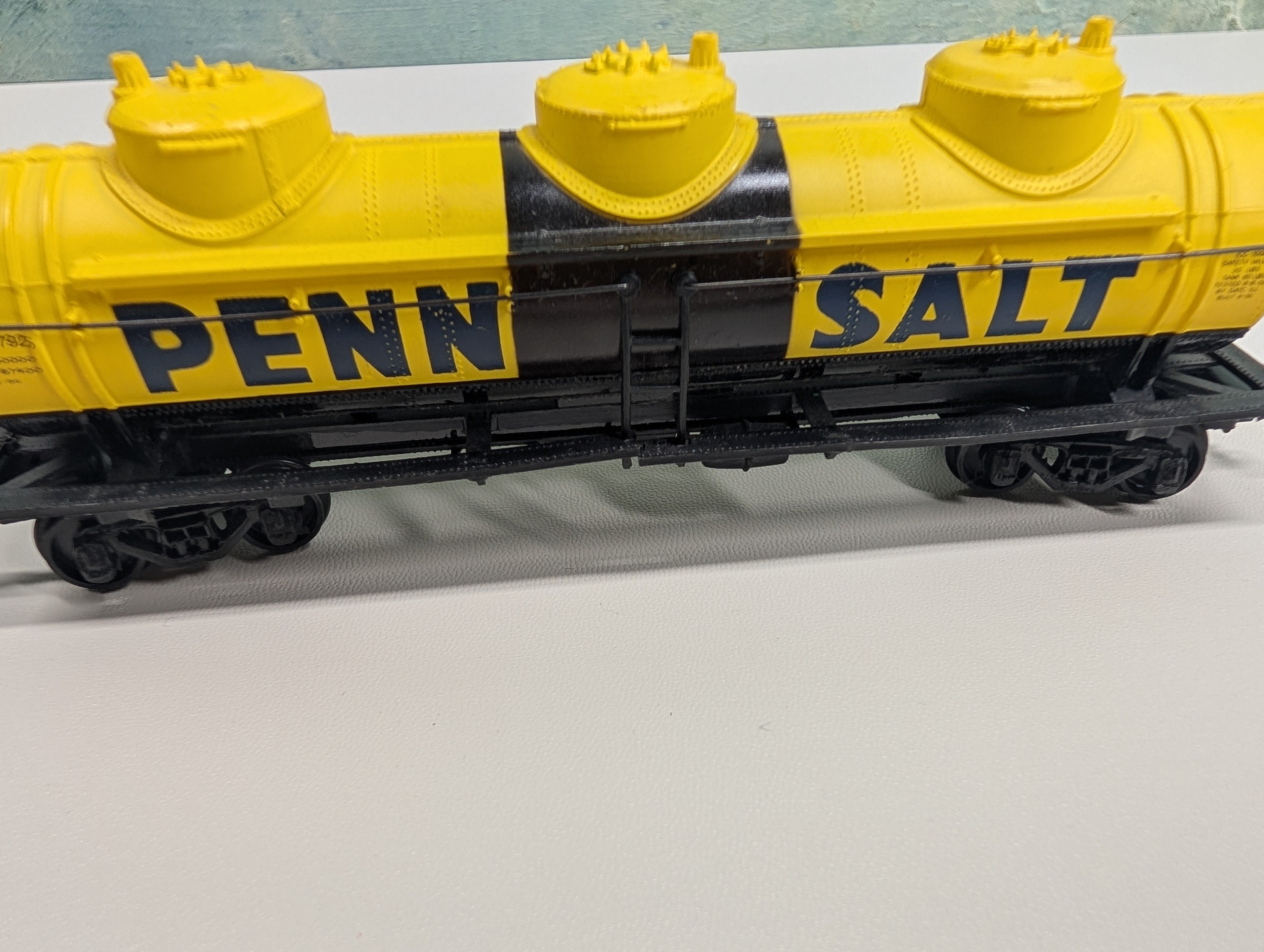 USED Bachmann HO Scale Triple Dome Tank Car Penn Salt GATX #67925