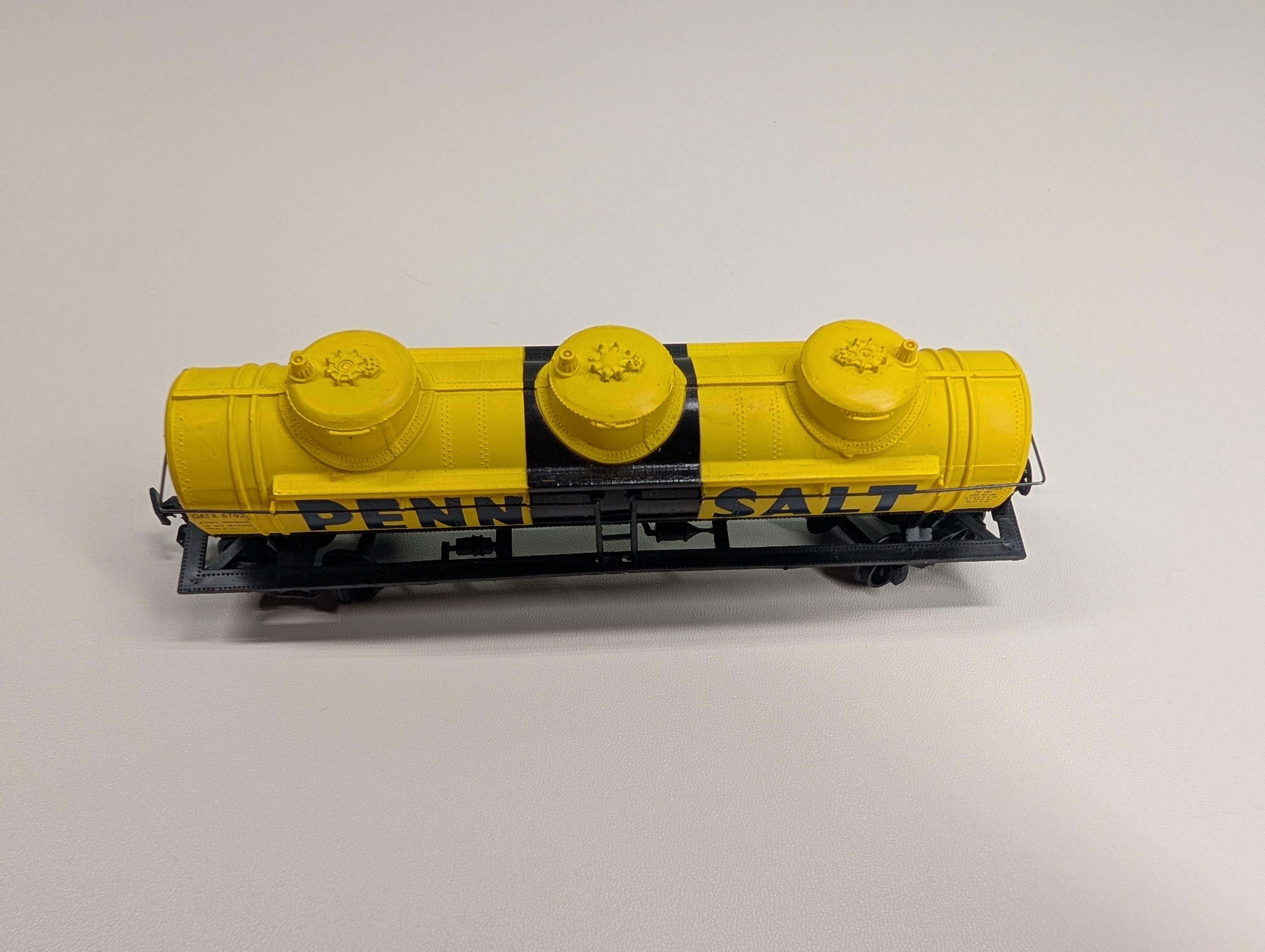 USED Bachmann HO Scale Triple Dome Tank Car Penn Salt GATX #67925