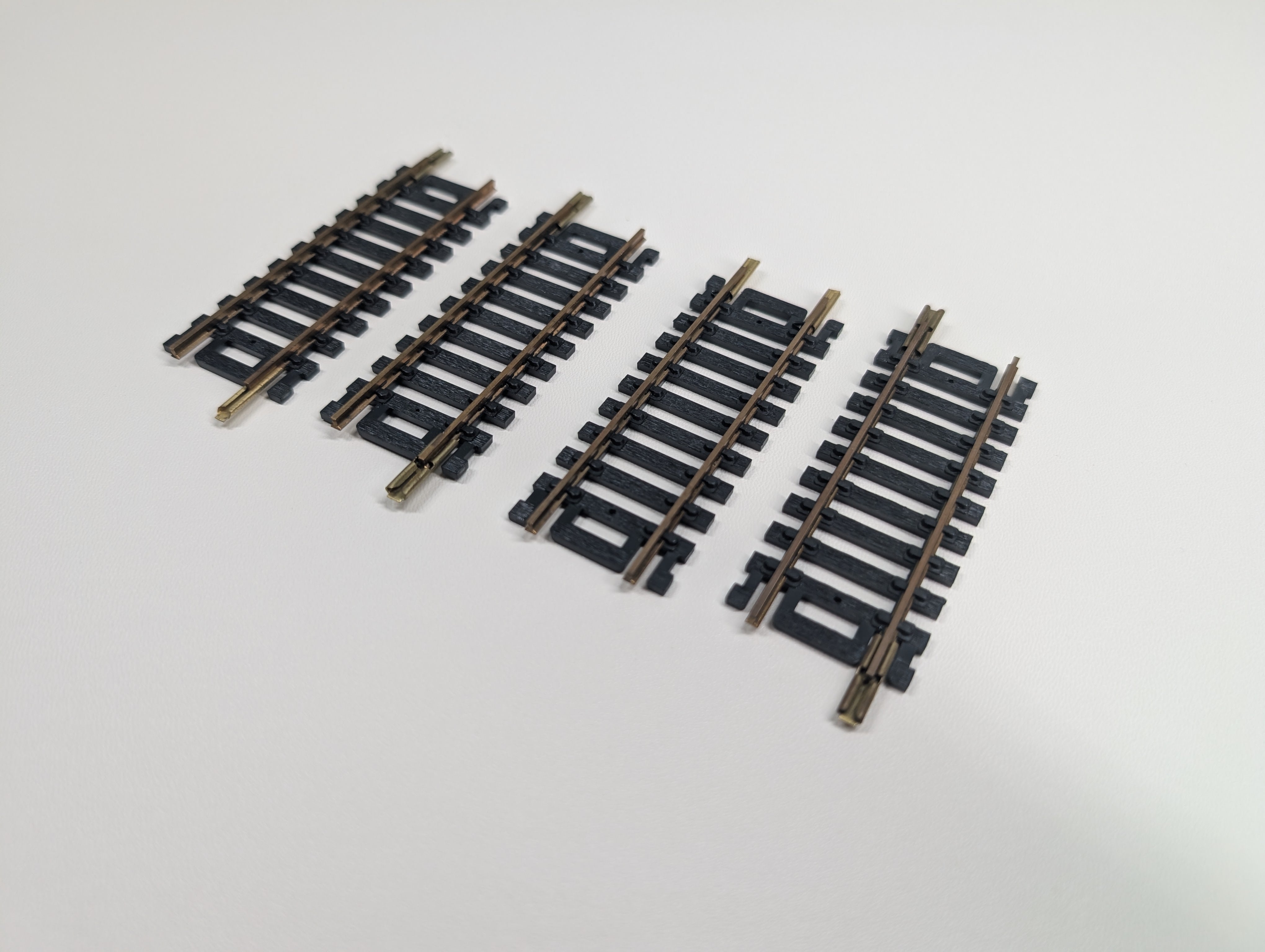 USED Atlas HO Scale 3" Straight, Code 100 Brass Track (4 pcs)