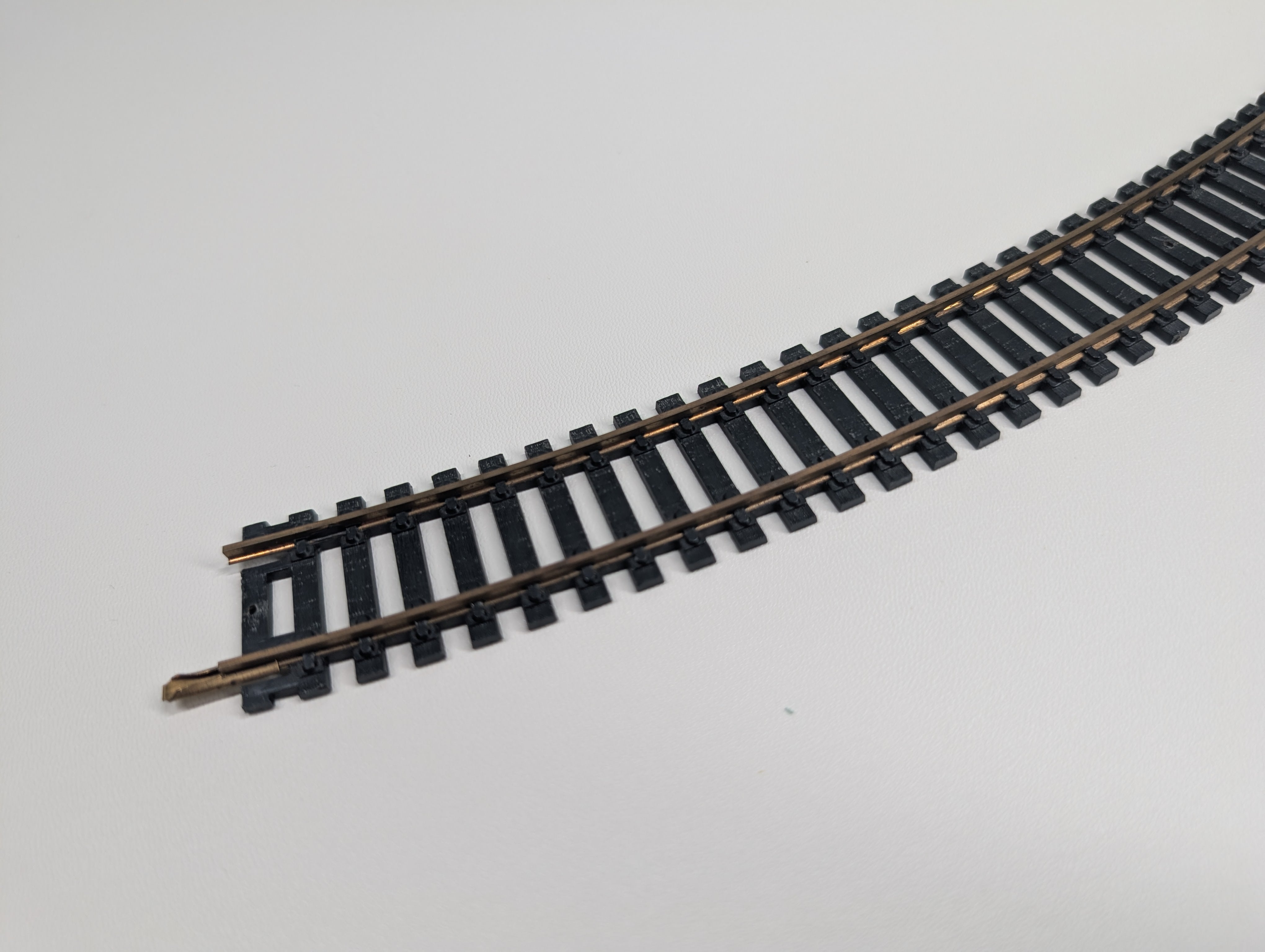 USED Atlas HO Scale 18" Curved Terminal, Code 100 Brass Track