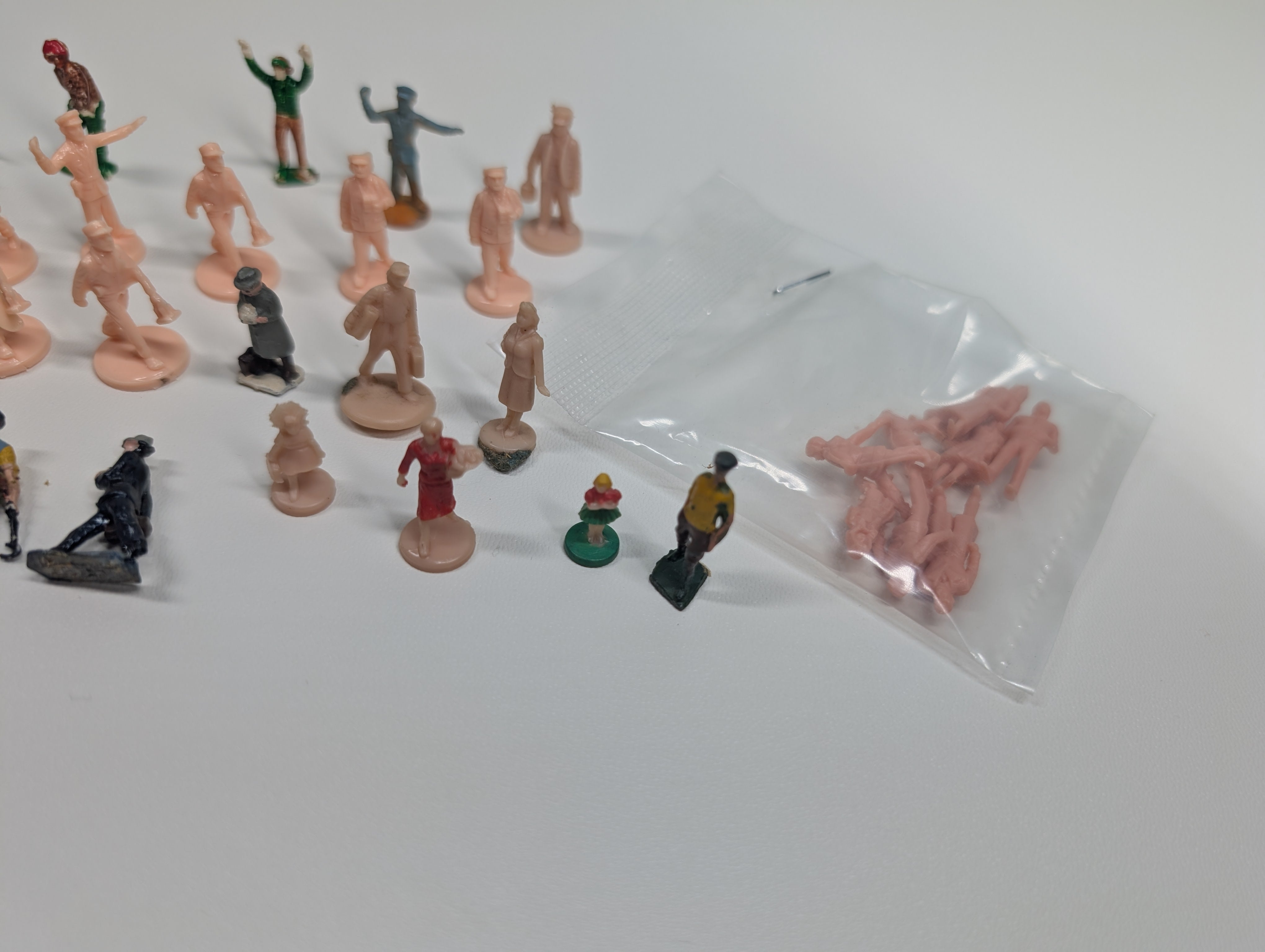 USED HO Scale Lot of Painted & Unpainted People (40+ pcs)