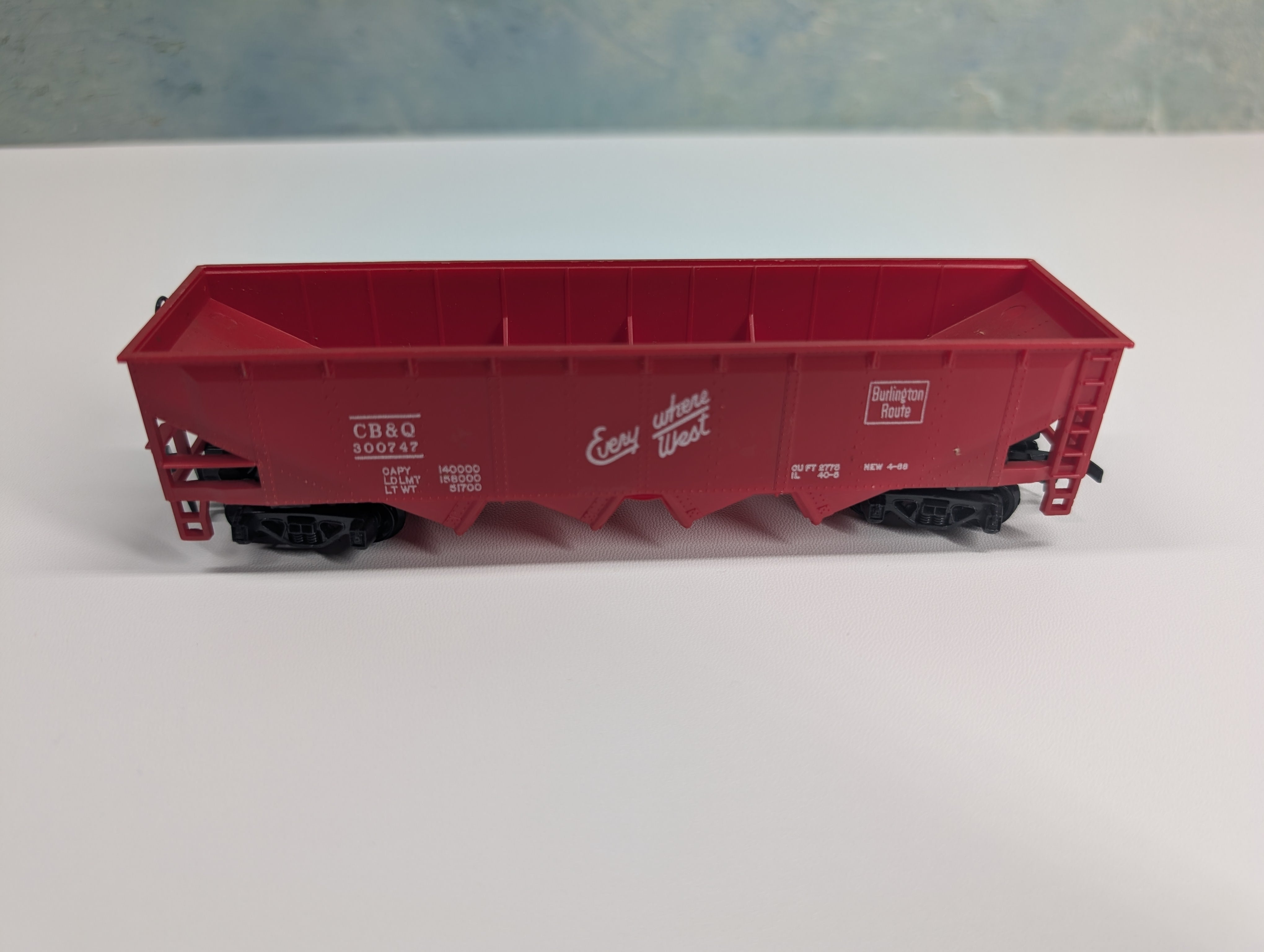 USED Tyco HO Scale Open Hopper Burlington CB&Q #300747