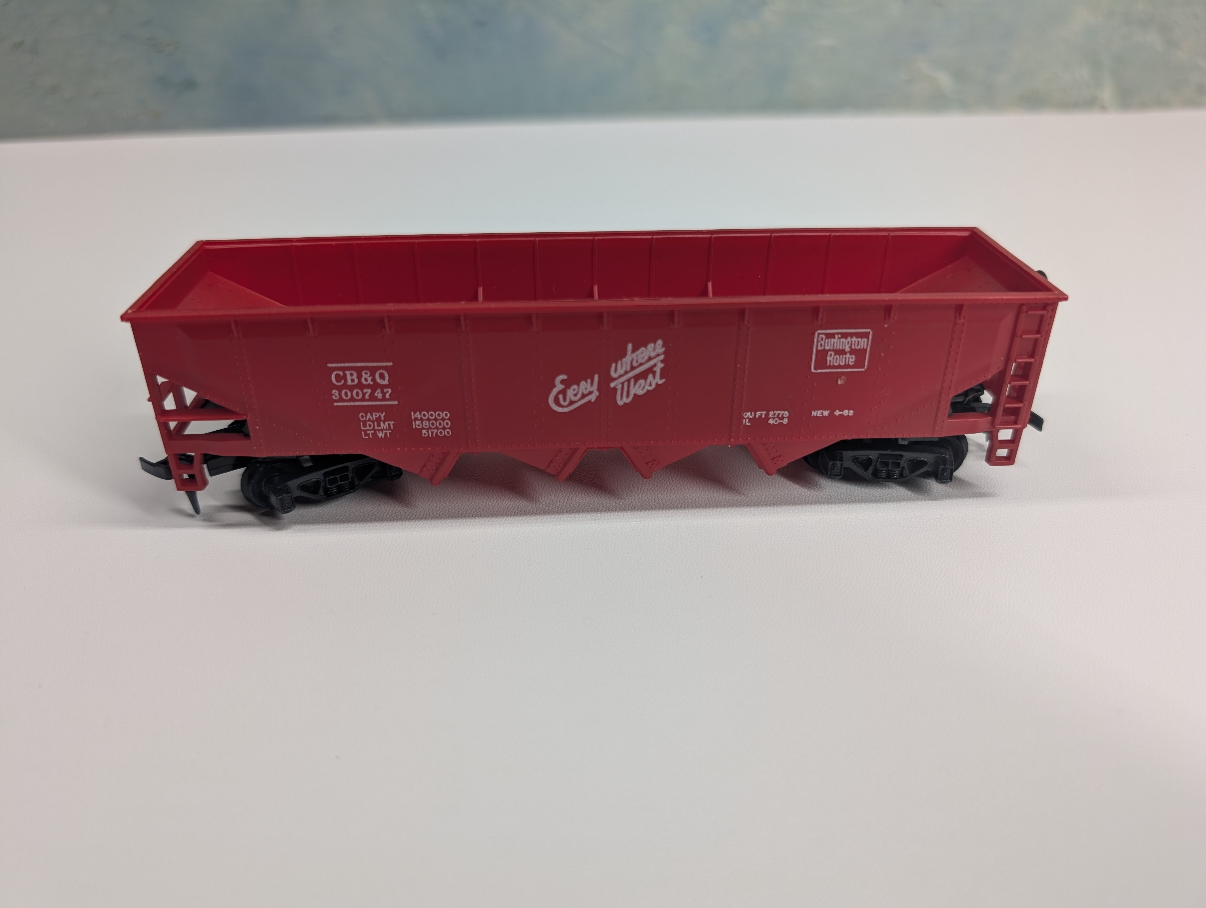 USED Tyco HO Scale Open Hopper Burlington CB&Q #300747