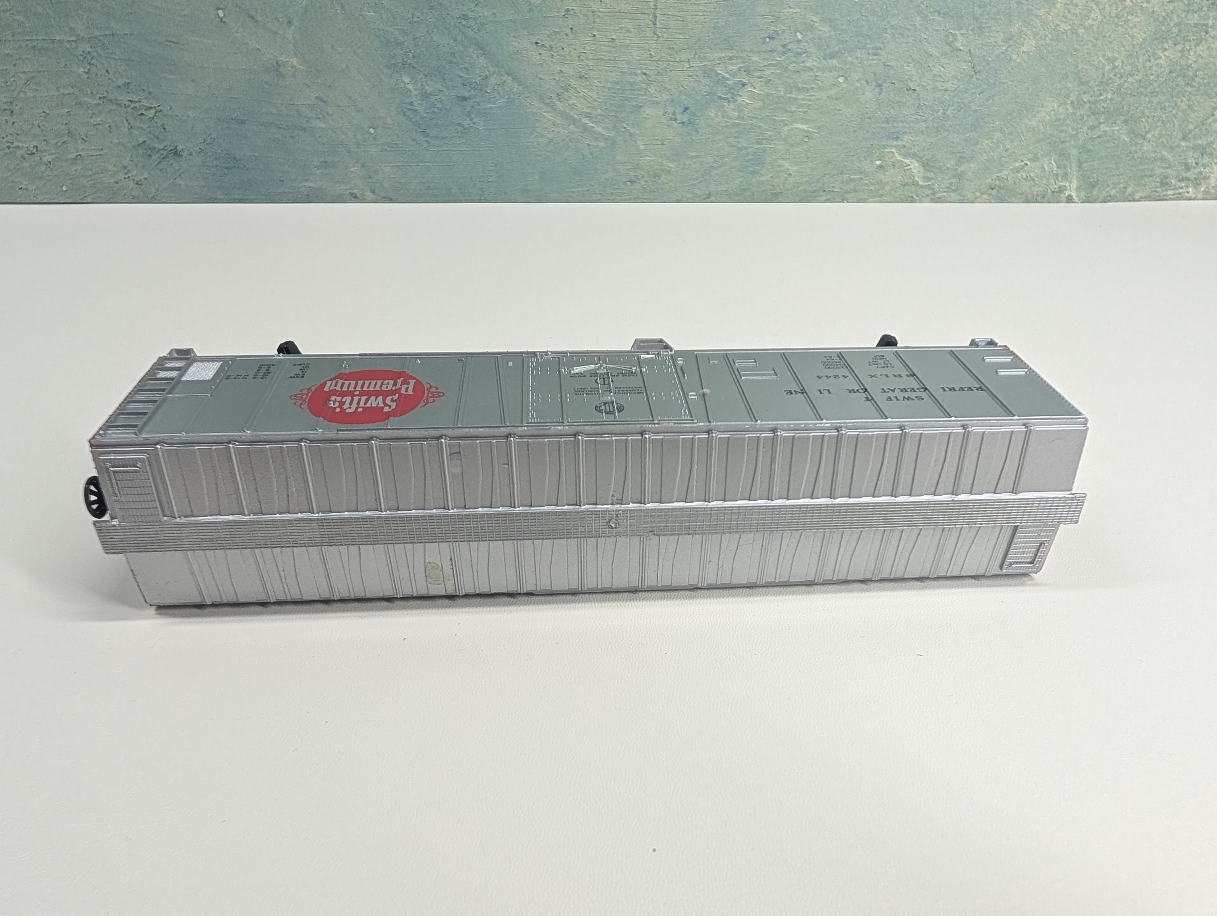 USED Bachmann HO Scale 50' Box Car Swift Refrigerator Line SRLW #4244
