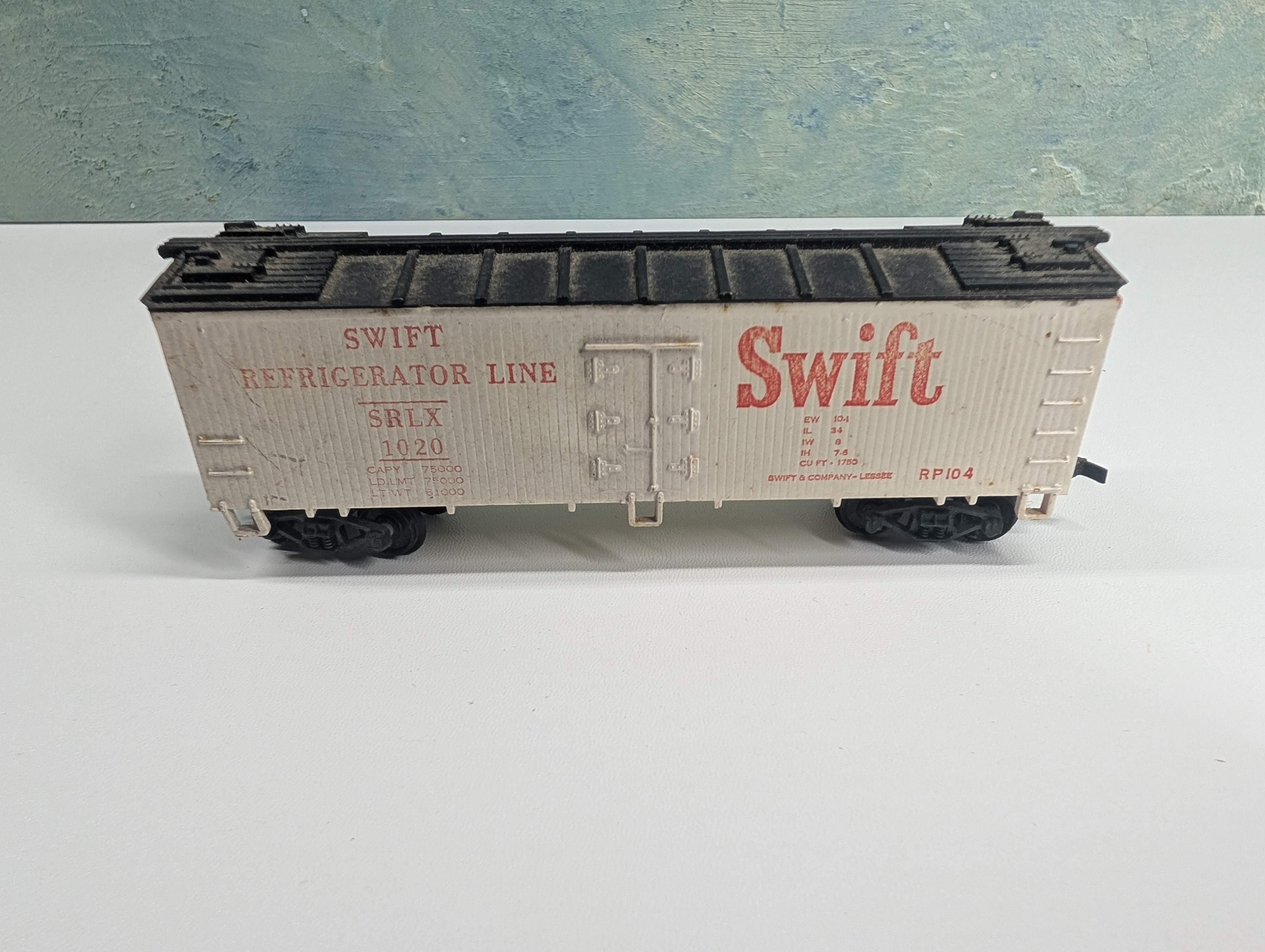 USED HO Scale Box Car Swift Refrigerator Line SRLX #1020
