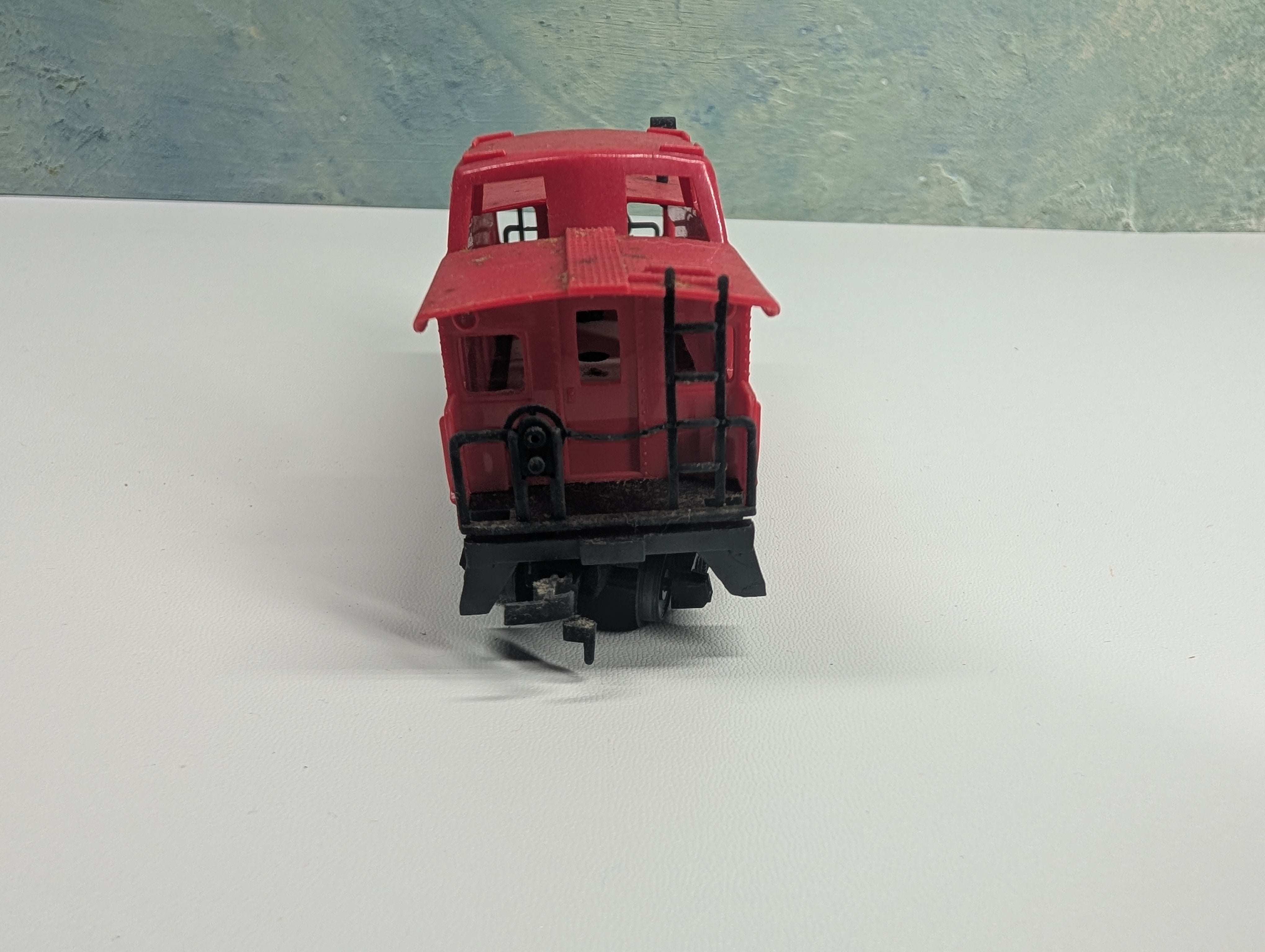 USED Tyco HO Scale Red Caboose 689