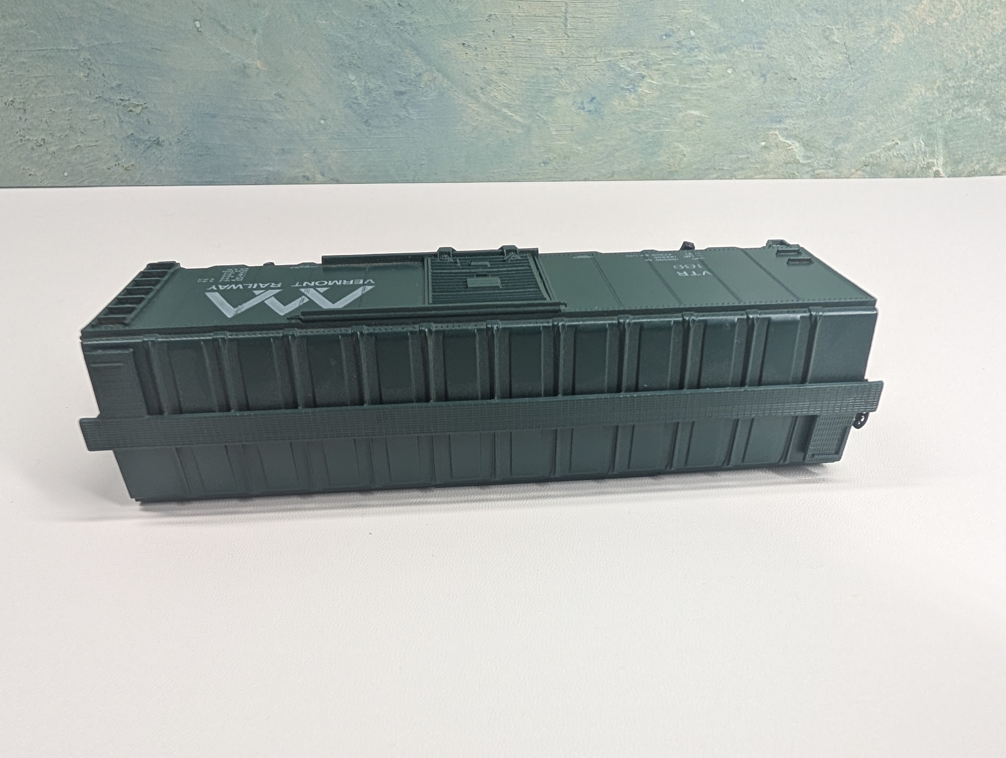 USED Athearn HO Scale 40' Box Car Vermont Railway VTR #169