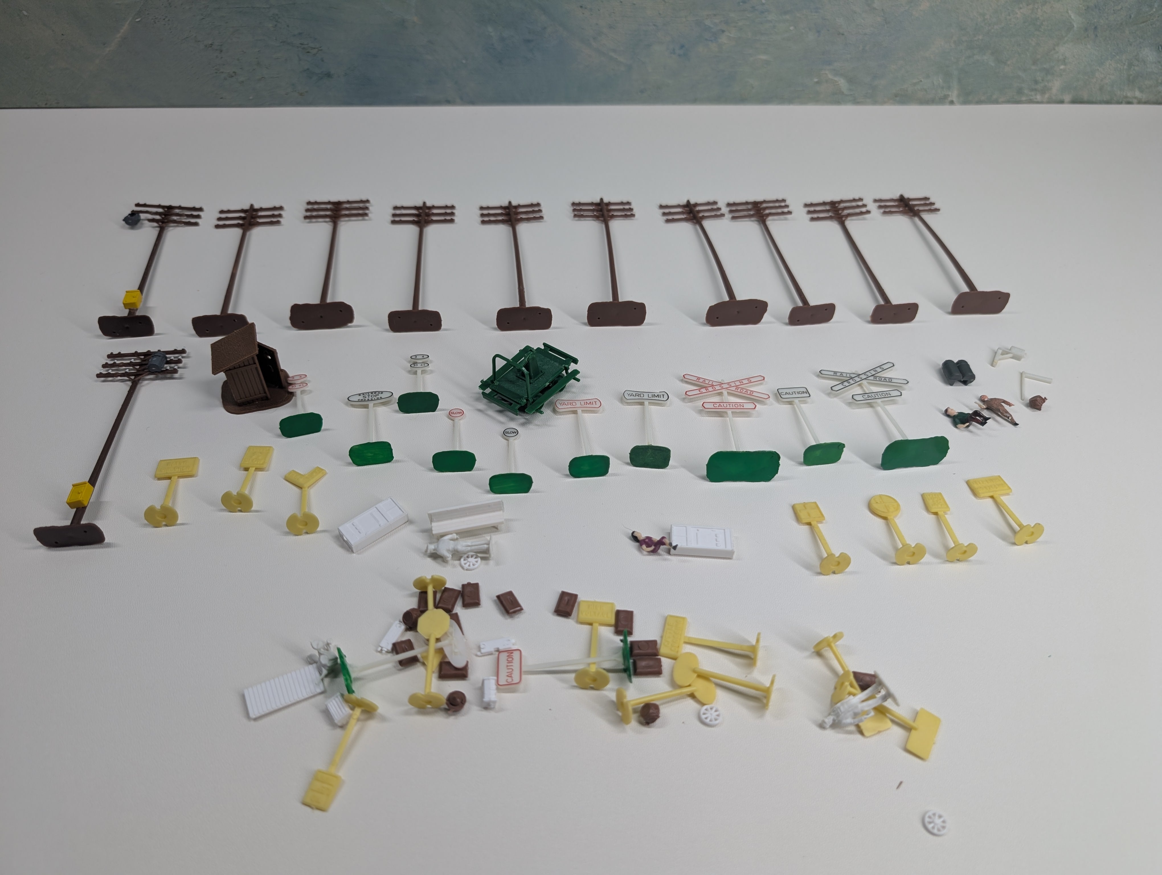USED HO Scale Lot of Signs, Telephone Poles and other Details