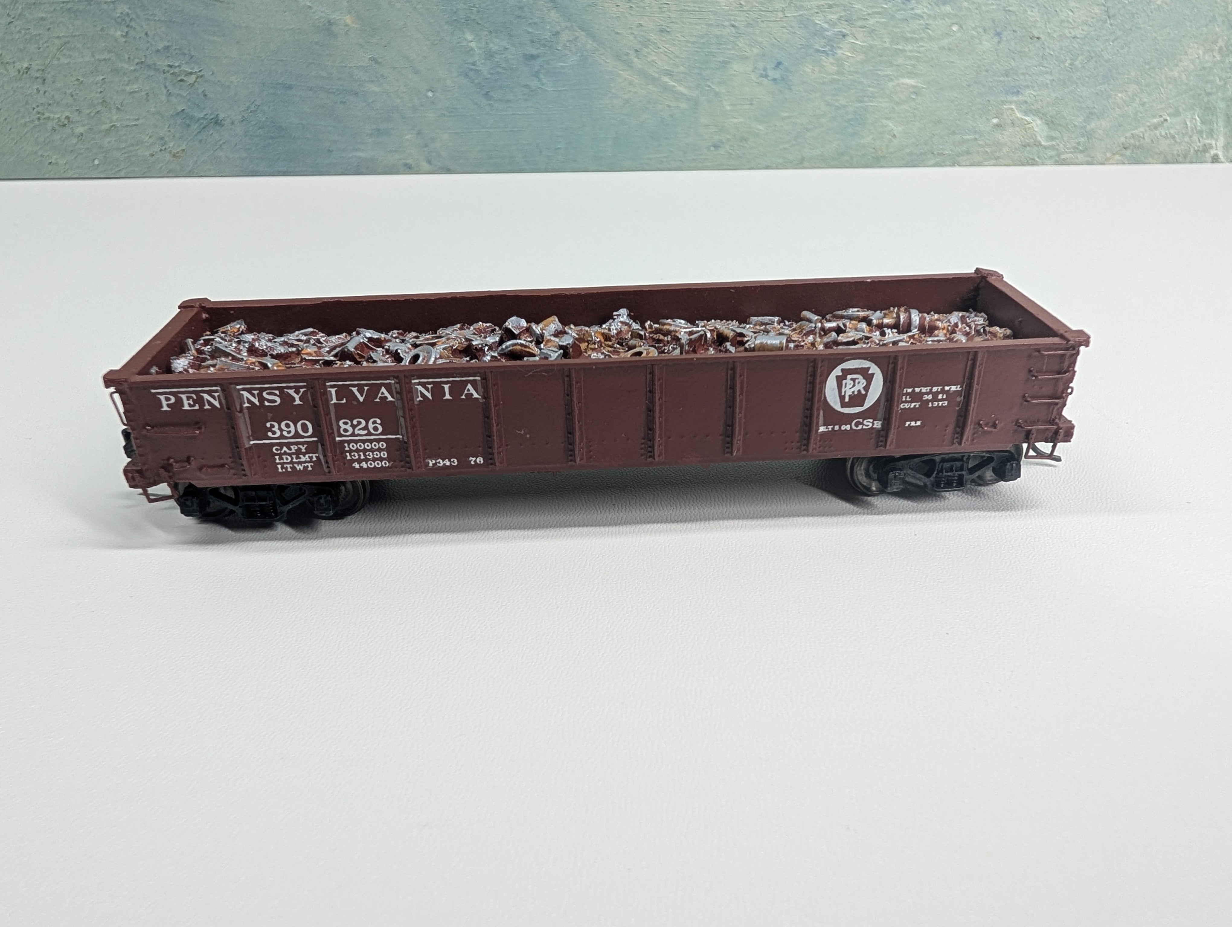USED Funaro & Camerlengo HO Scale 38' Steel Gondola, Resin Pennsylvania PRR #390826 w/ Scrap Load