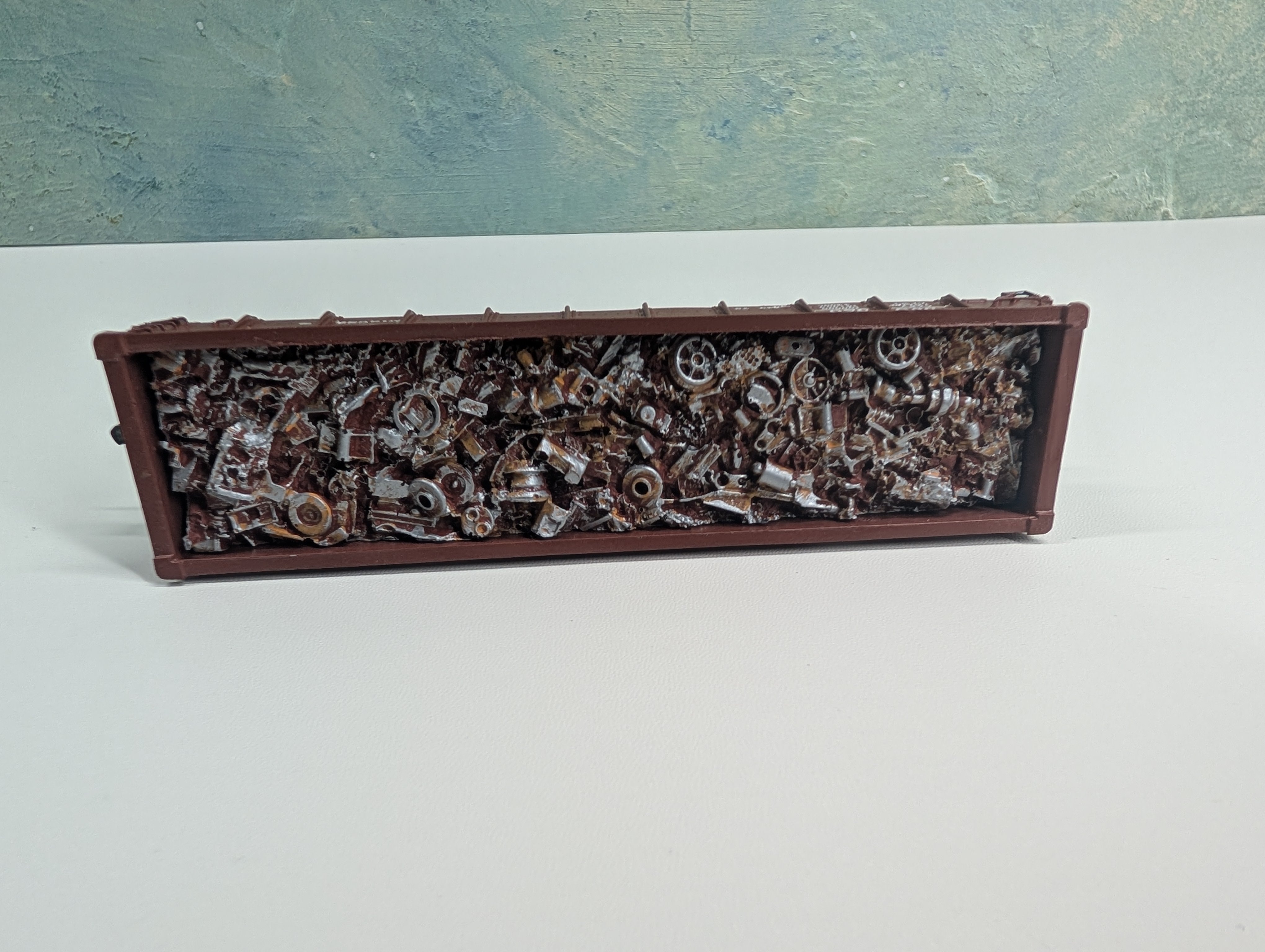 USED Funaro & Camerlengo HO Scale 38' Steel Gondola, Resin Pennsylvania PRR #390826 w/ Scrap Load