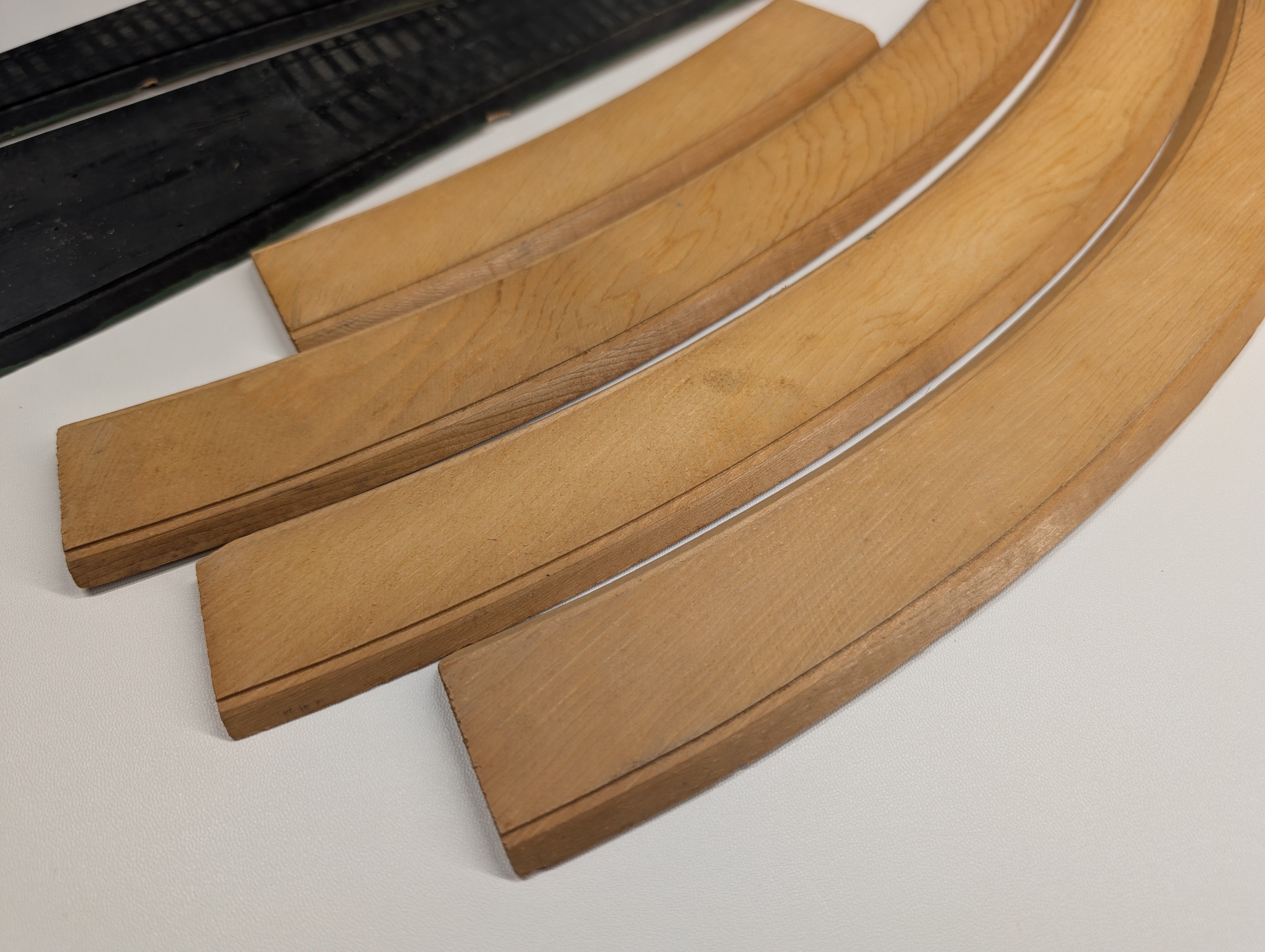 USED TRU SCALE HO Scale Plain Roadbed For 20" Radius Curves & #6 Switches (6 pcs)