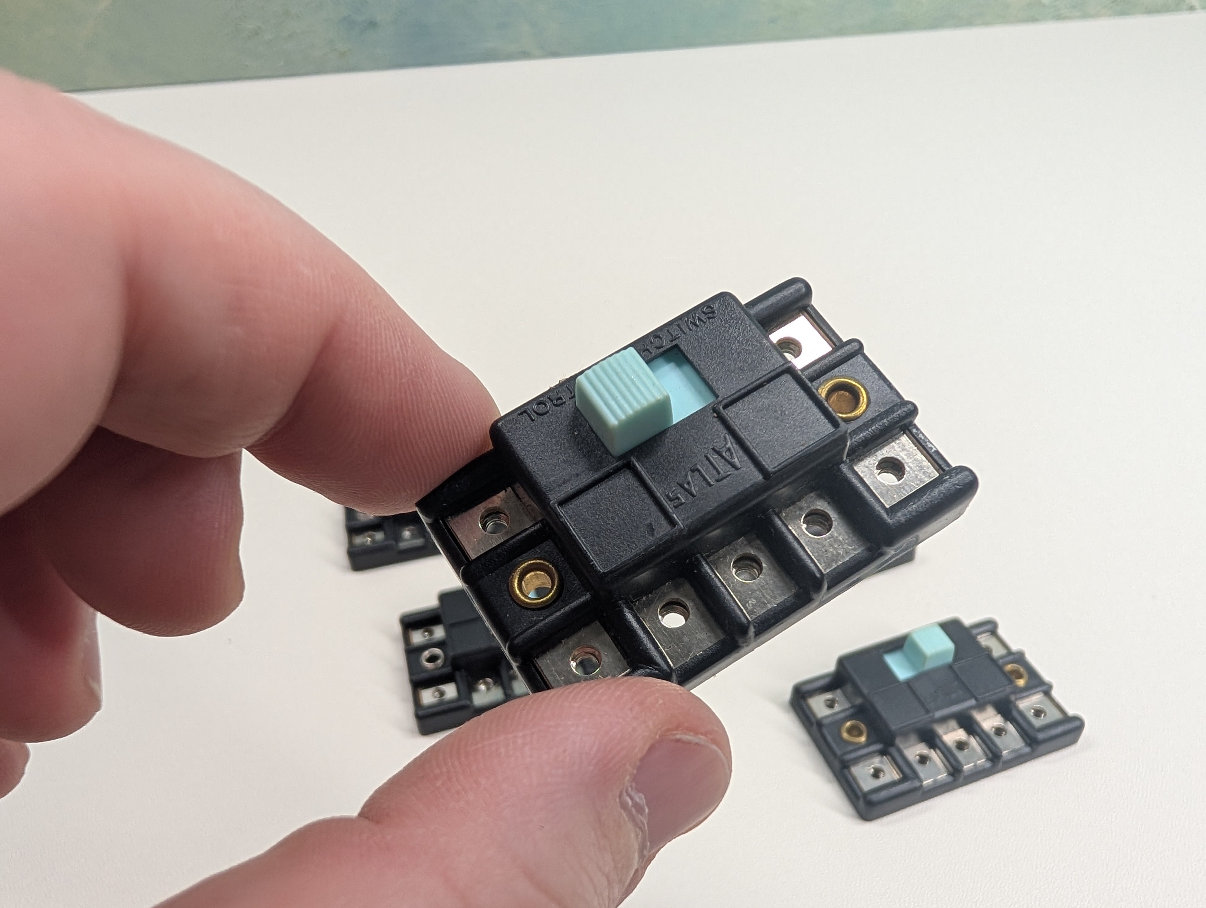 USED Atlas MULTI Scale Switch Control Boxes (6 pcs)