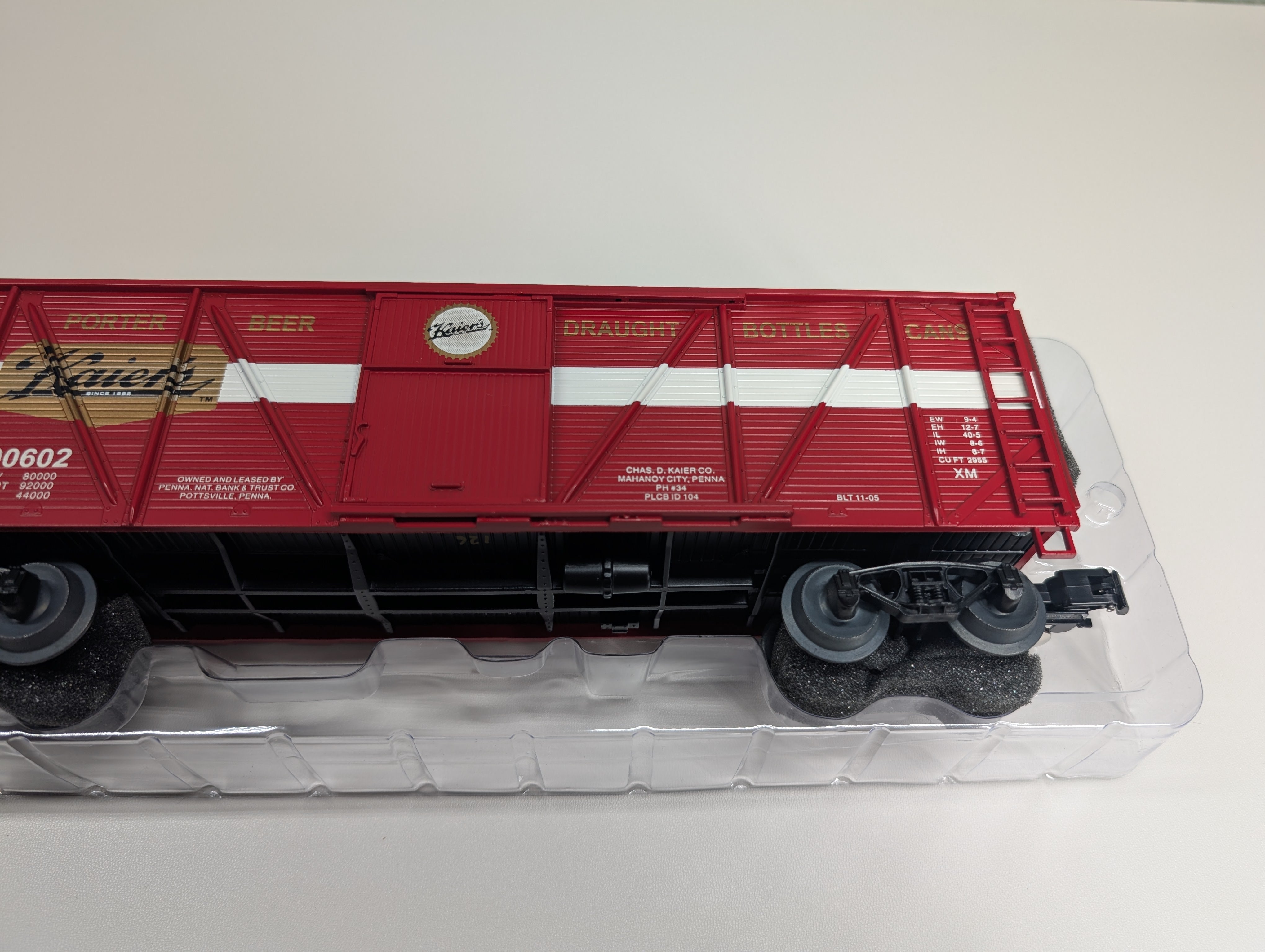 USED Weaver O Outside Braced Box Car Kaier's Beer RDG #200602