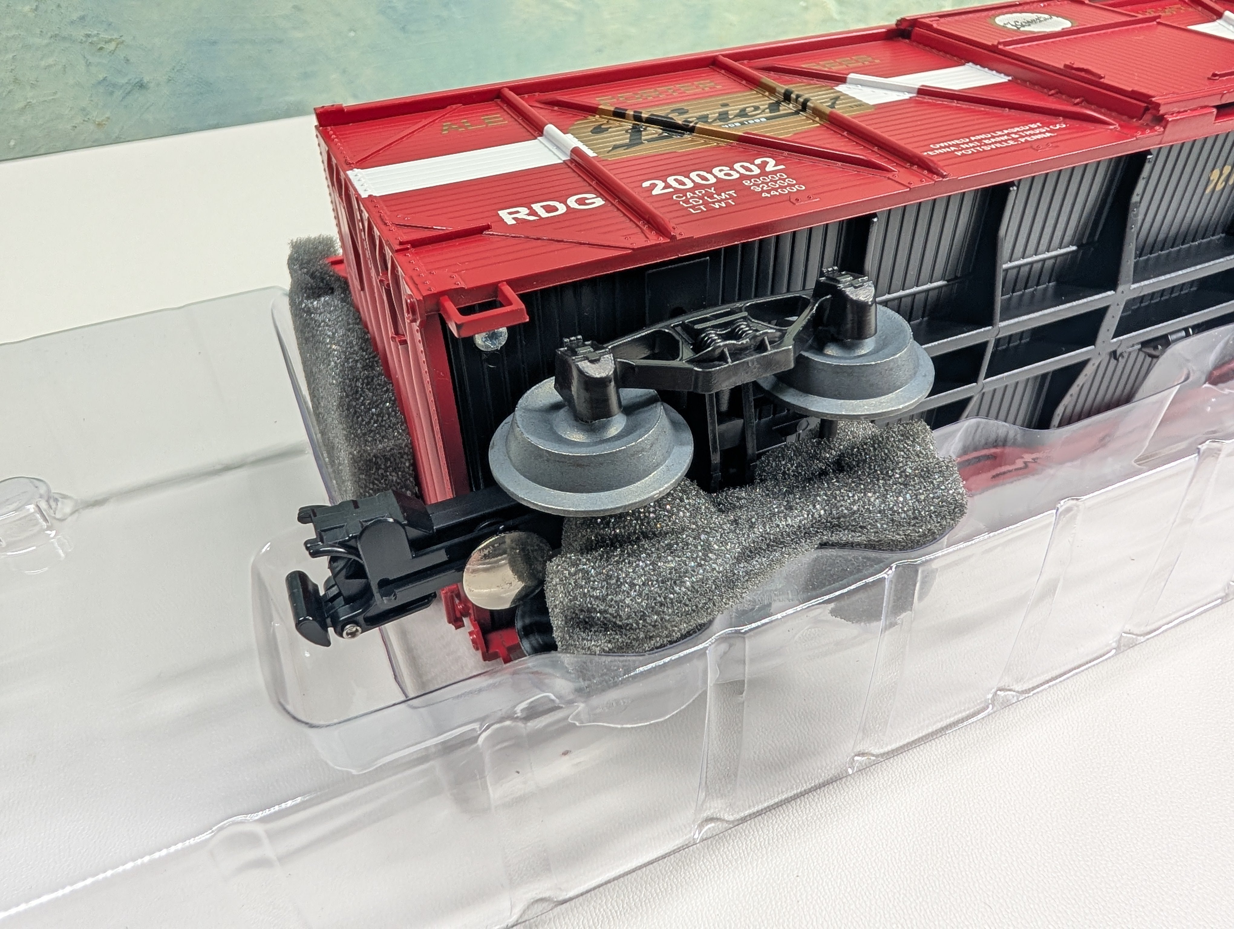 USED Weaver O Outside Braced Box Car Kaier's Beer RDG #200602